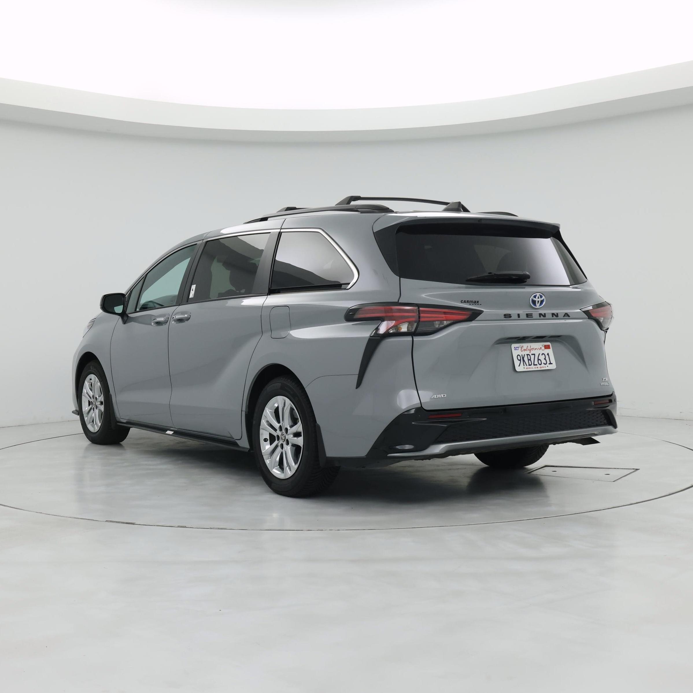 Thumbnail: 2023 Toyota Sienna - 2