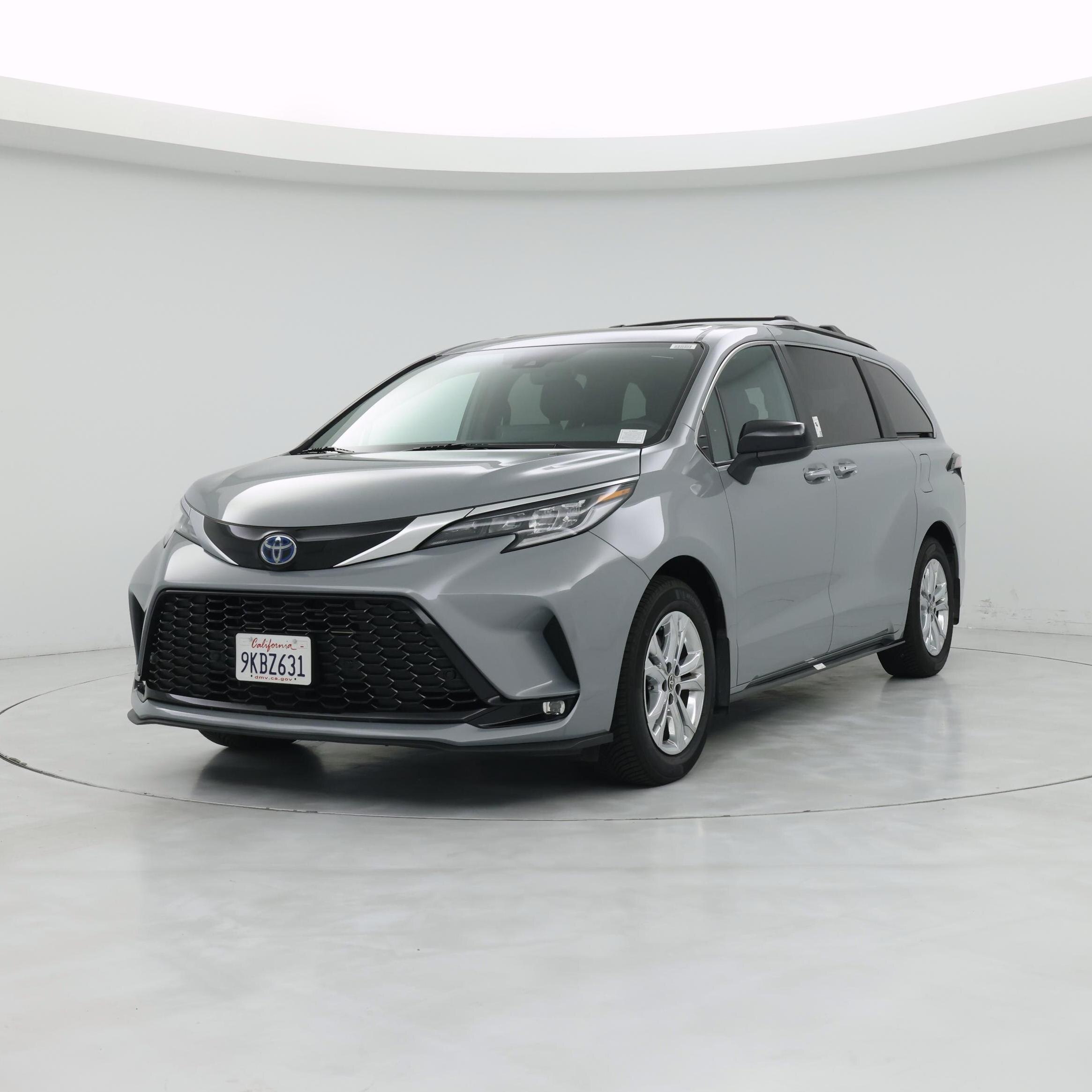 Thumbnail: 2023 Toyota Sienna - 4