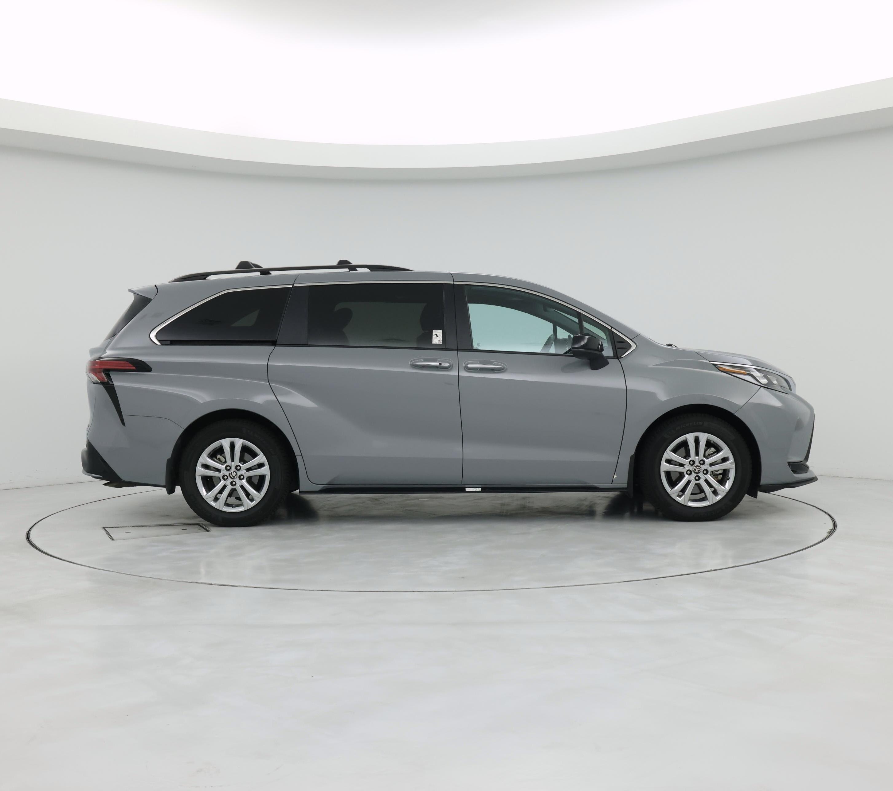 Thumbnail: 2023 Toyota Sienna - 7