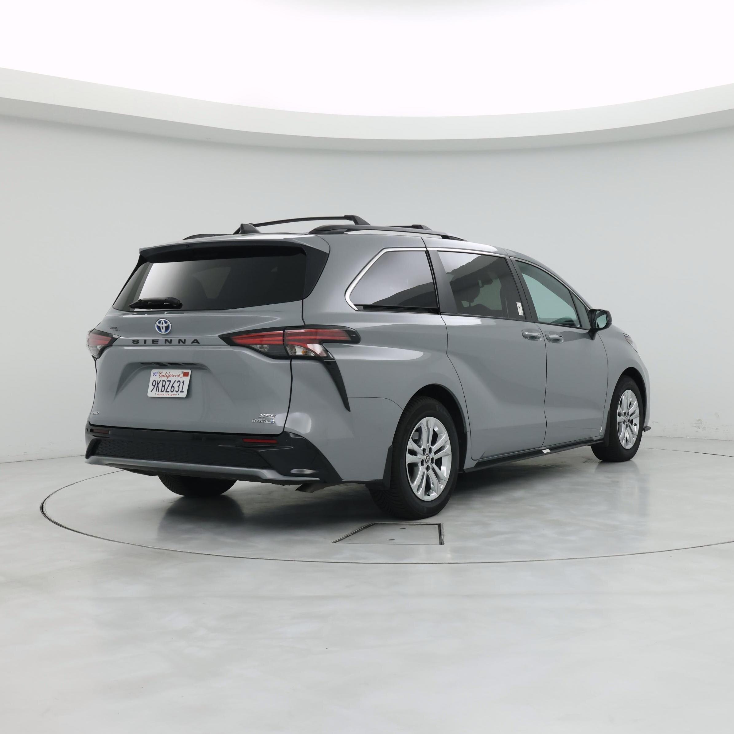 Thumbnail: 2023 Toyota Sienna - 8