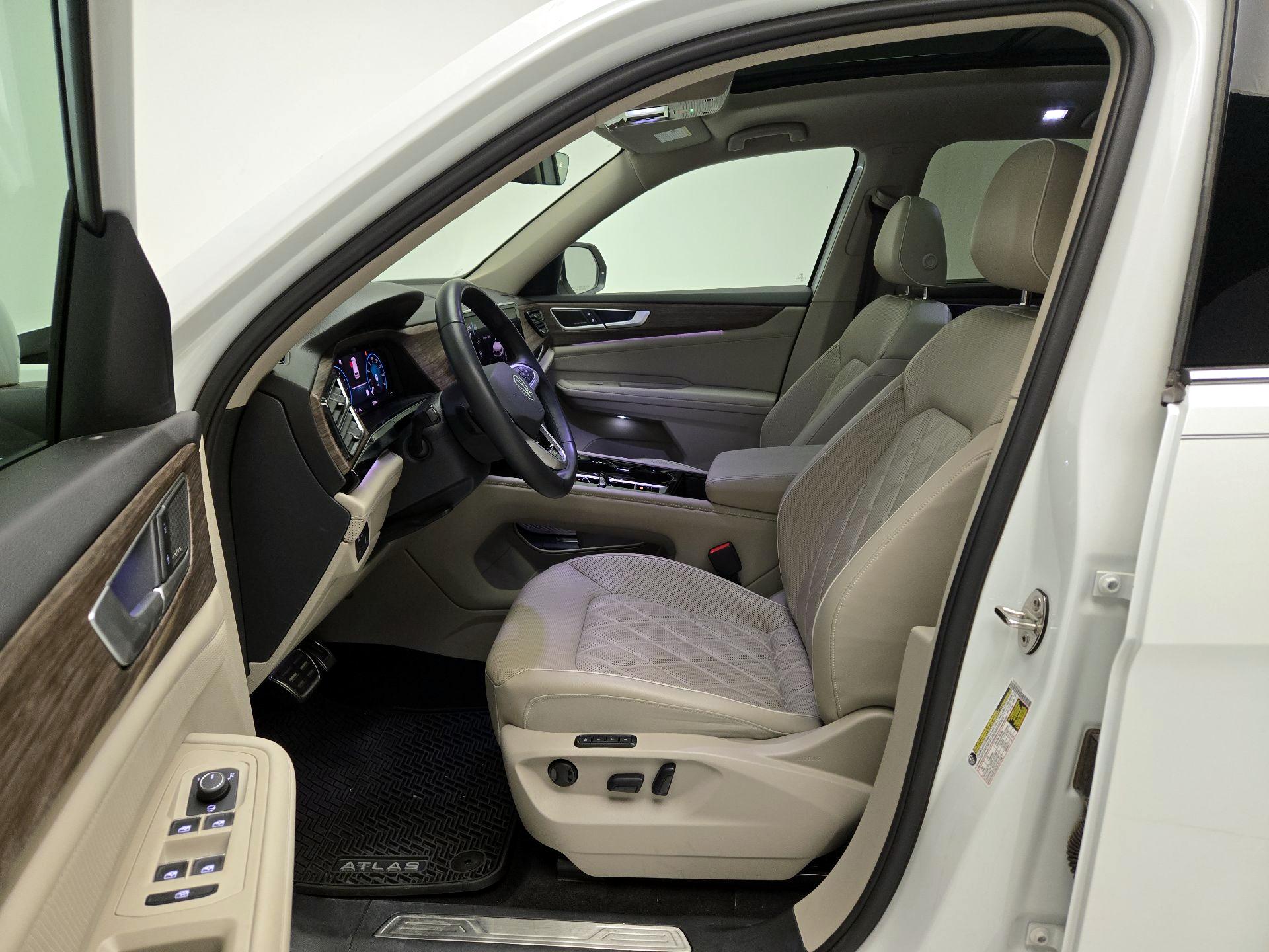 Thumbnail: 2024 Volkswagen Atlas - 11