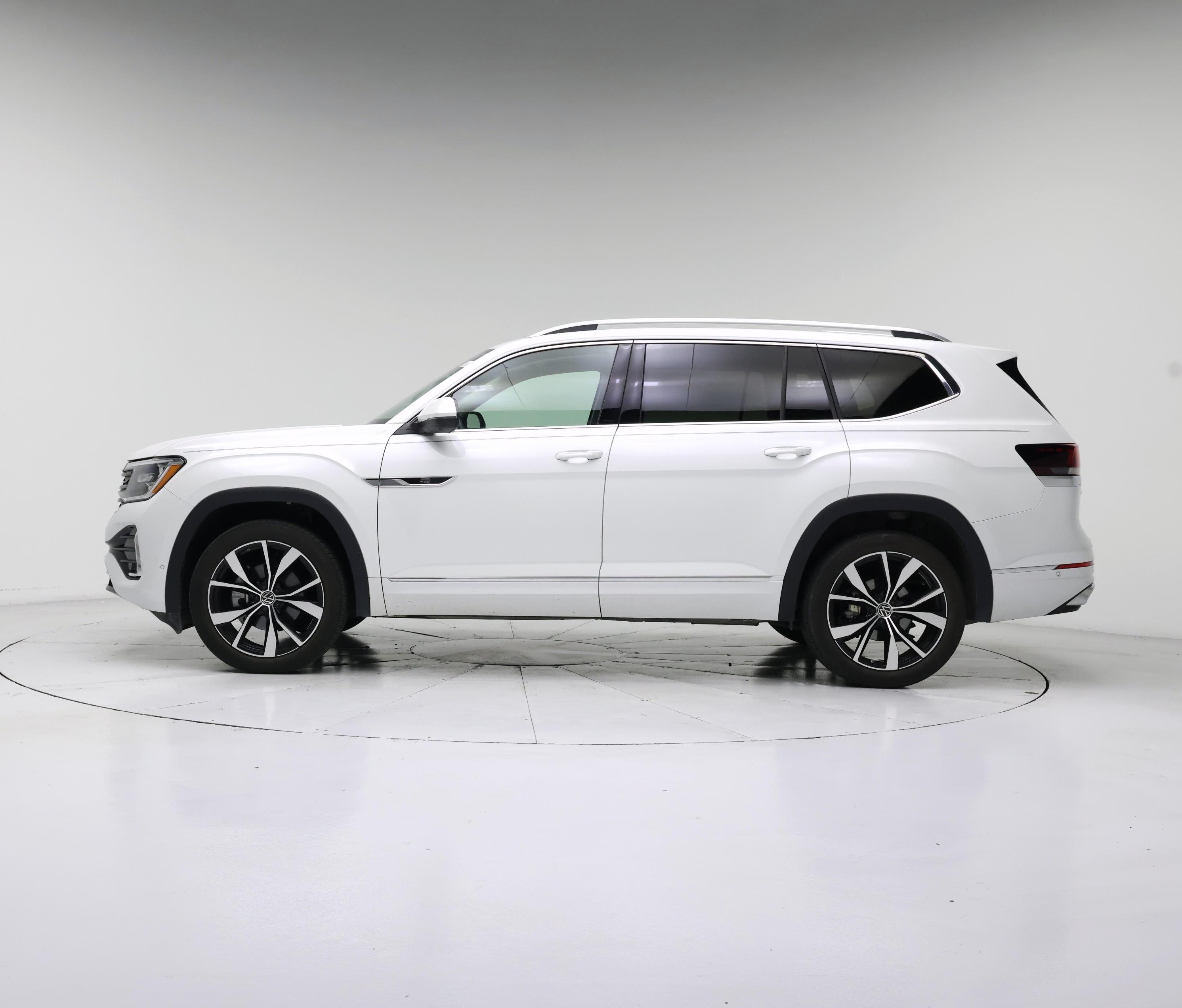 Thumbnail: 2024 Volkswagen Atlas - 3