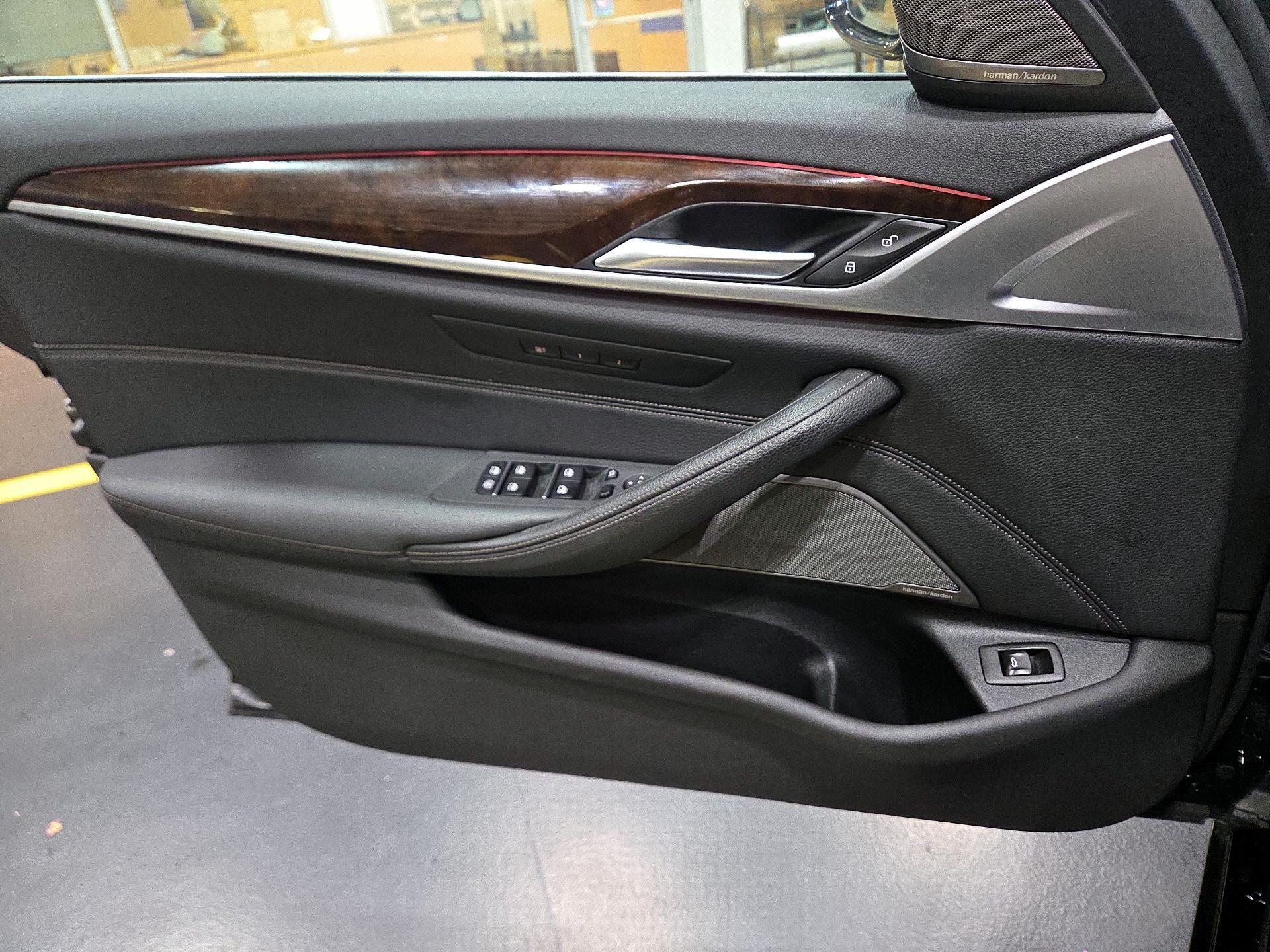 Thumbnail: 2019 BMW 5 Series - 10