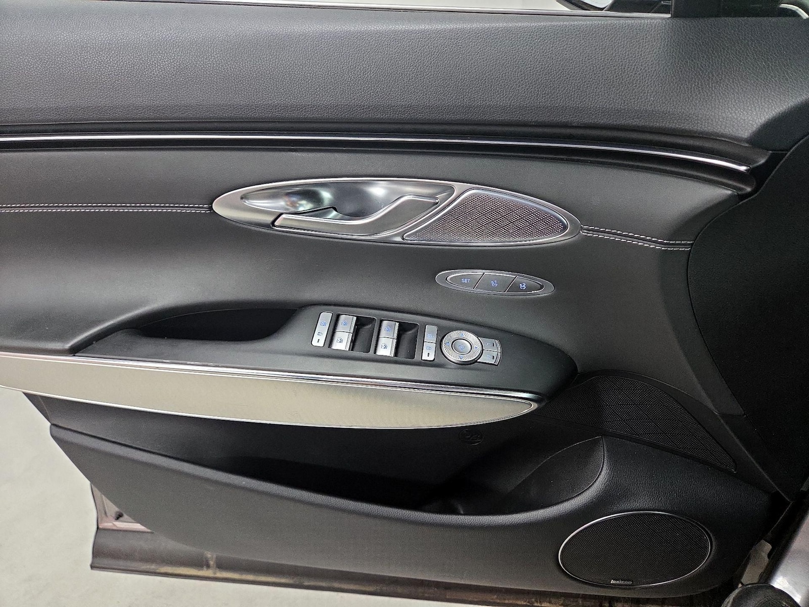 2022 GENESIS GV70 Standard - Photo 13