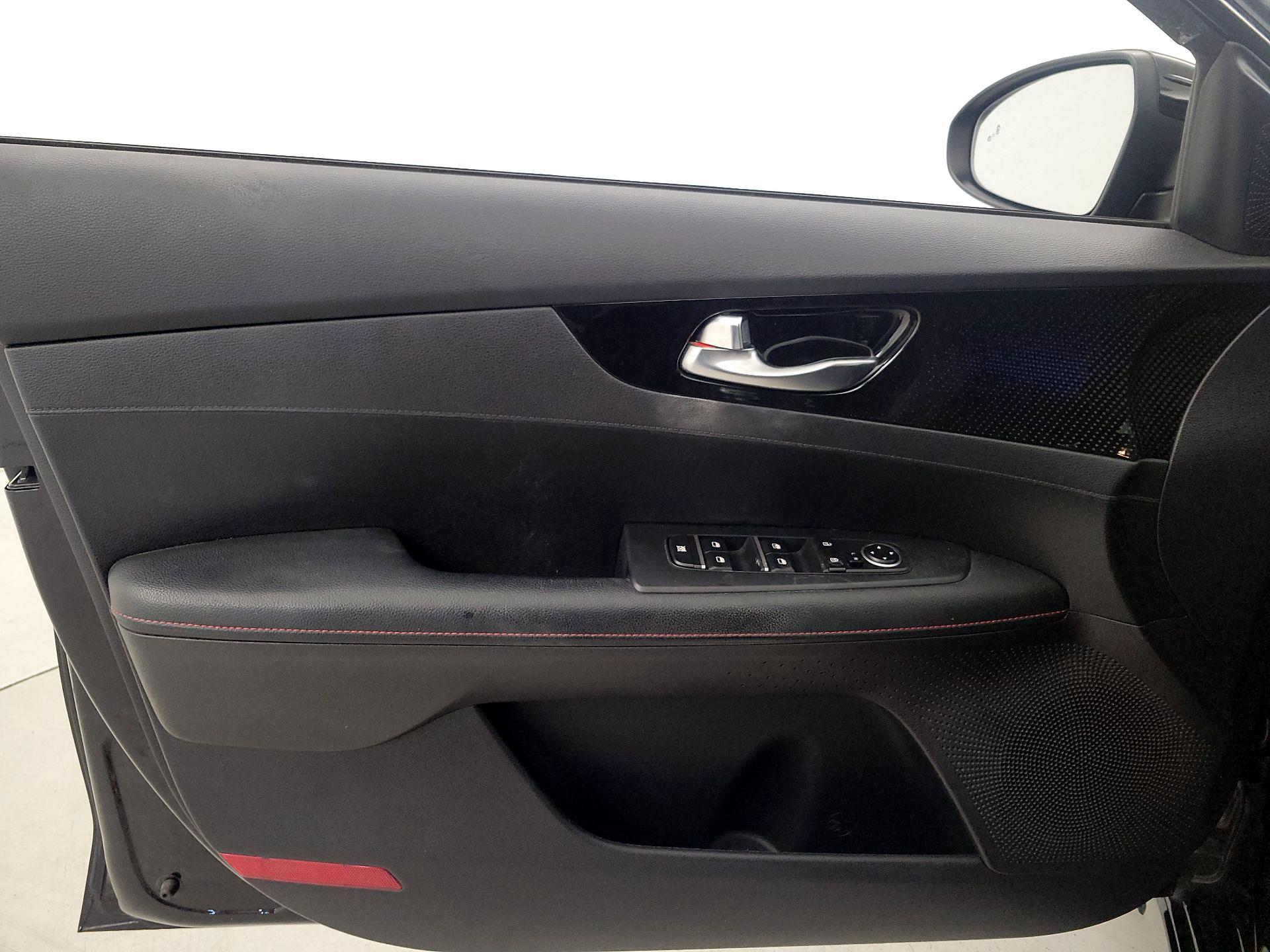Thumbnail: 2021 Kia Forte - 12