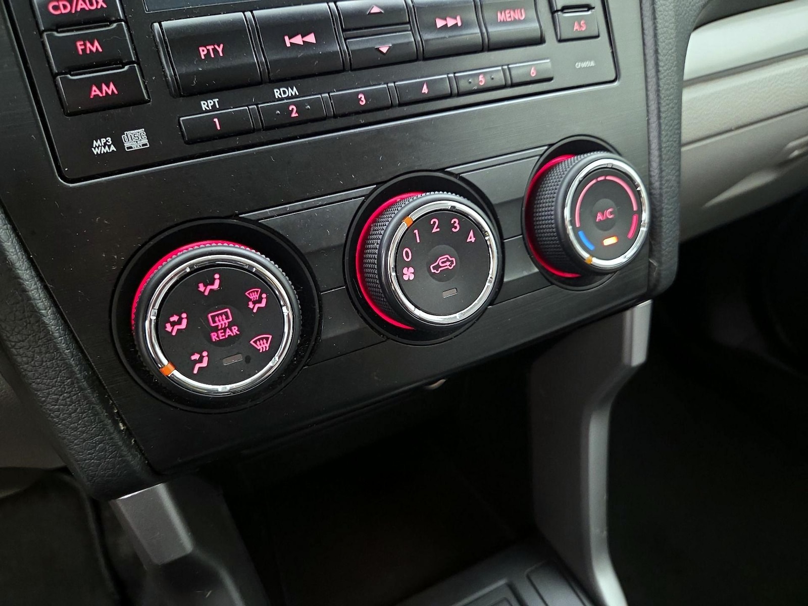 2015 Subaru Forester i - Photo 17