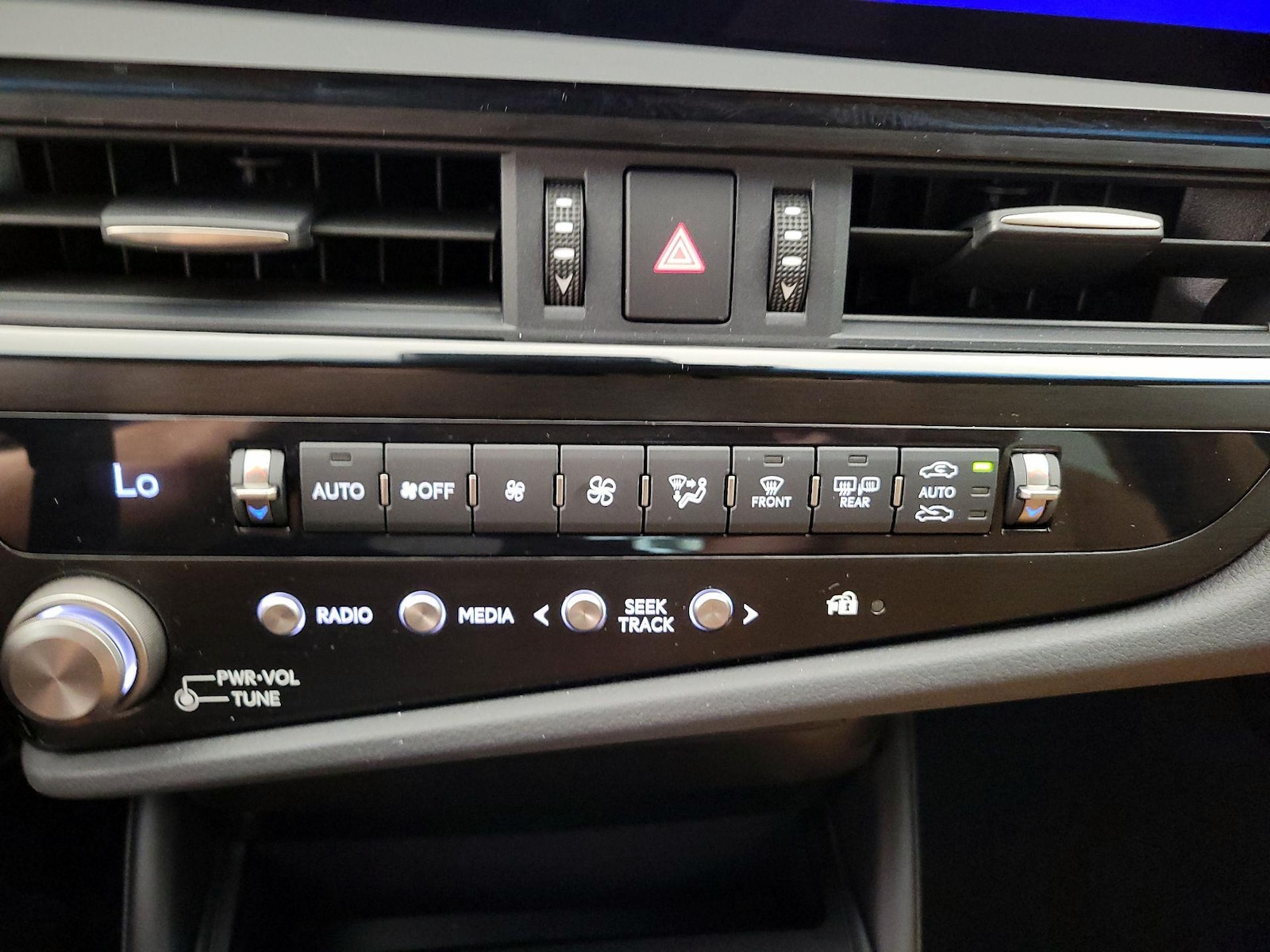 2025 Lexus ES Hybrid 300h Luxury - Photo 17