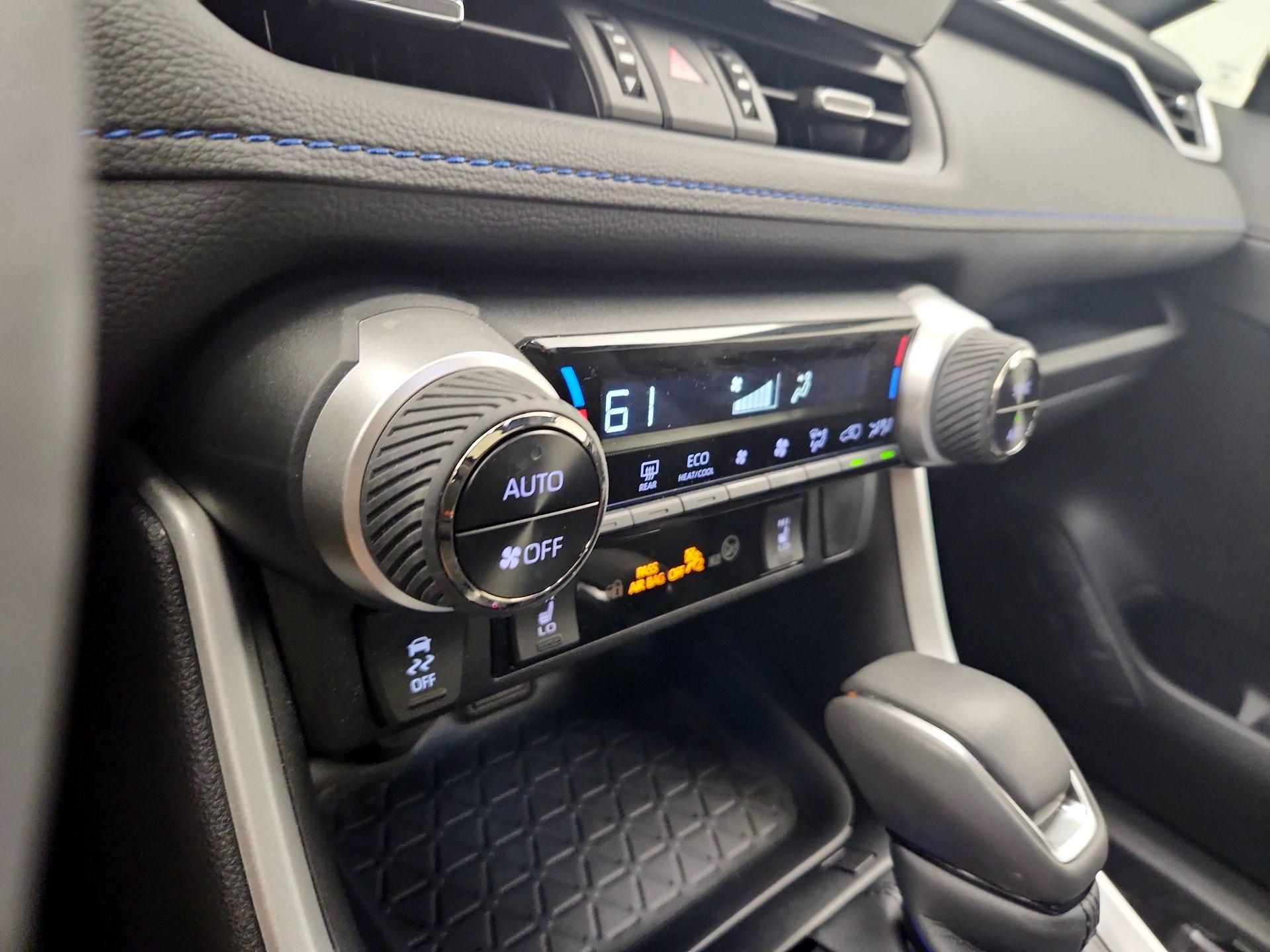 Thumbnail: 2025 Toyota RAV4 - 16