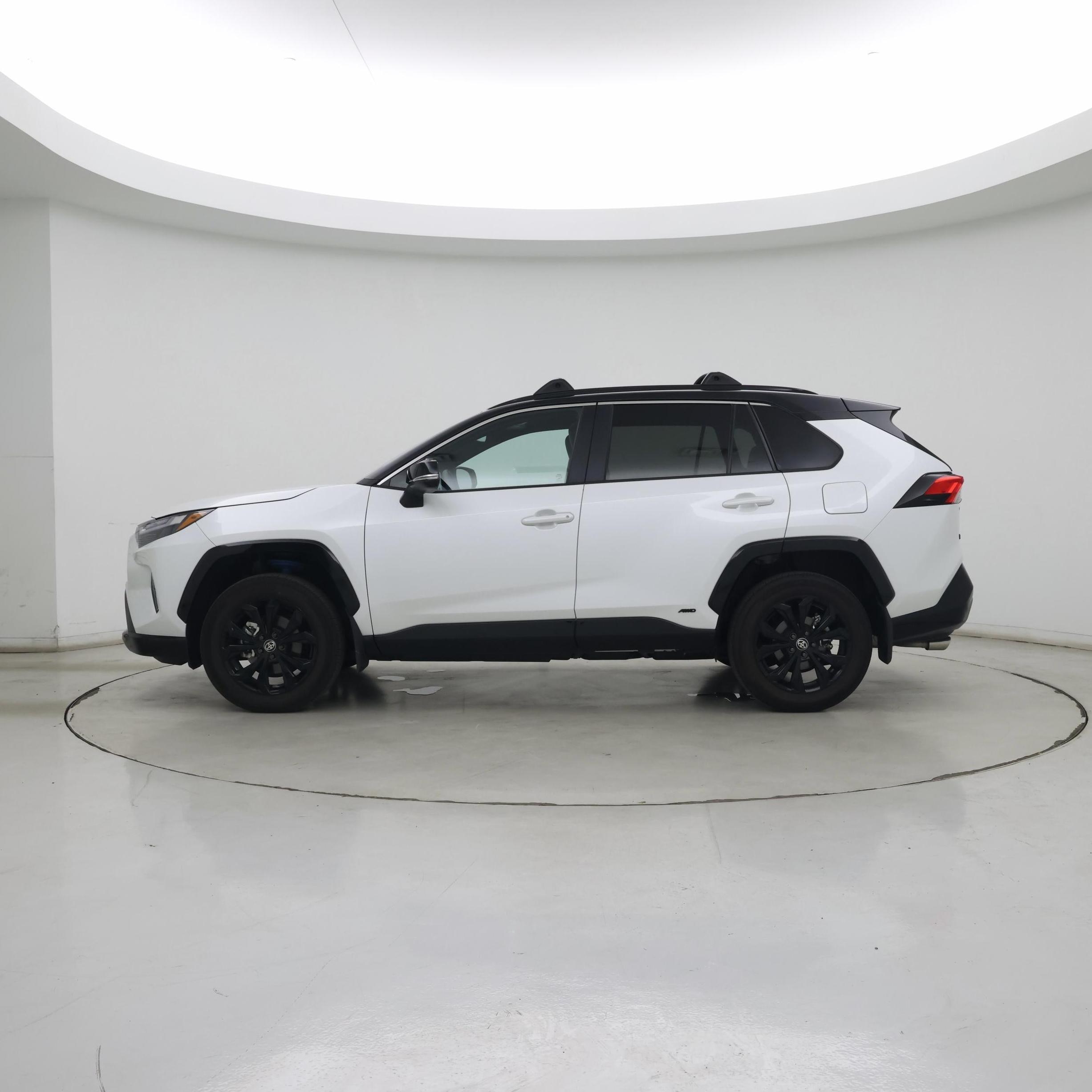 Thumbnail: 2025 Toyota RAV4 - 3