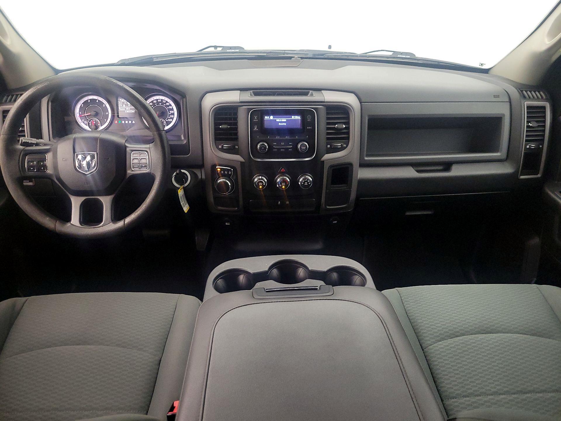 Thumbnail: 2020 RAM 1500 Classic - 9