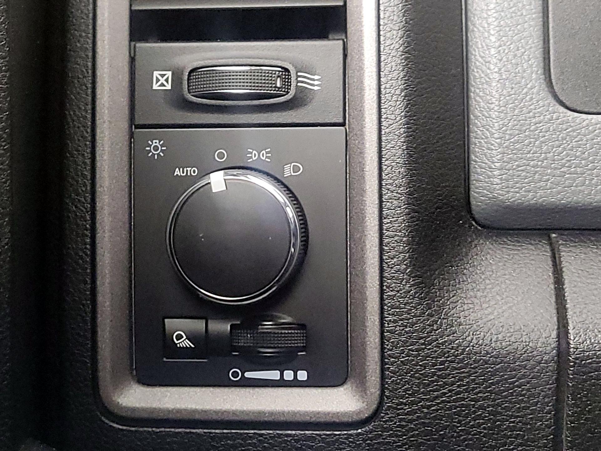 Thumbnail: 2020 RAM 1500 Classic - 13