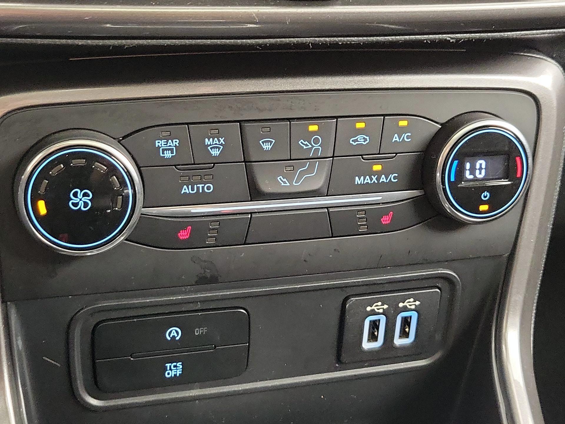 Thumbnail: 2019 Ford EcoSport - 17
