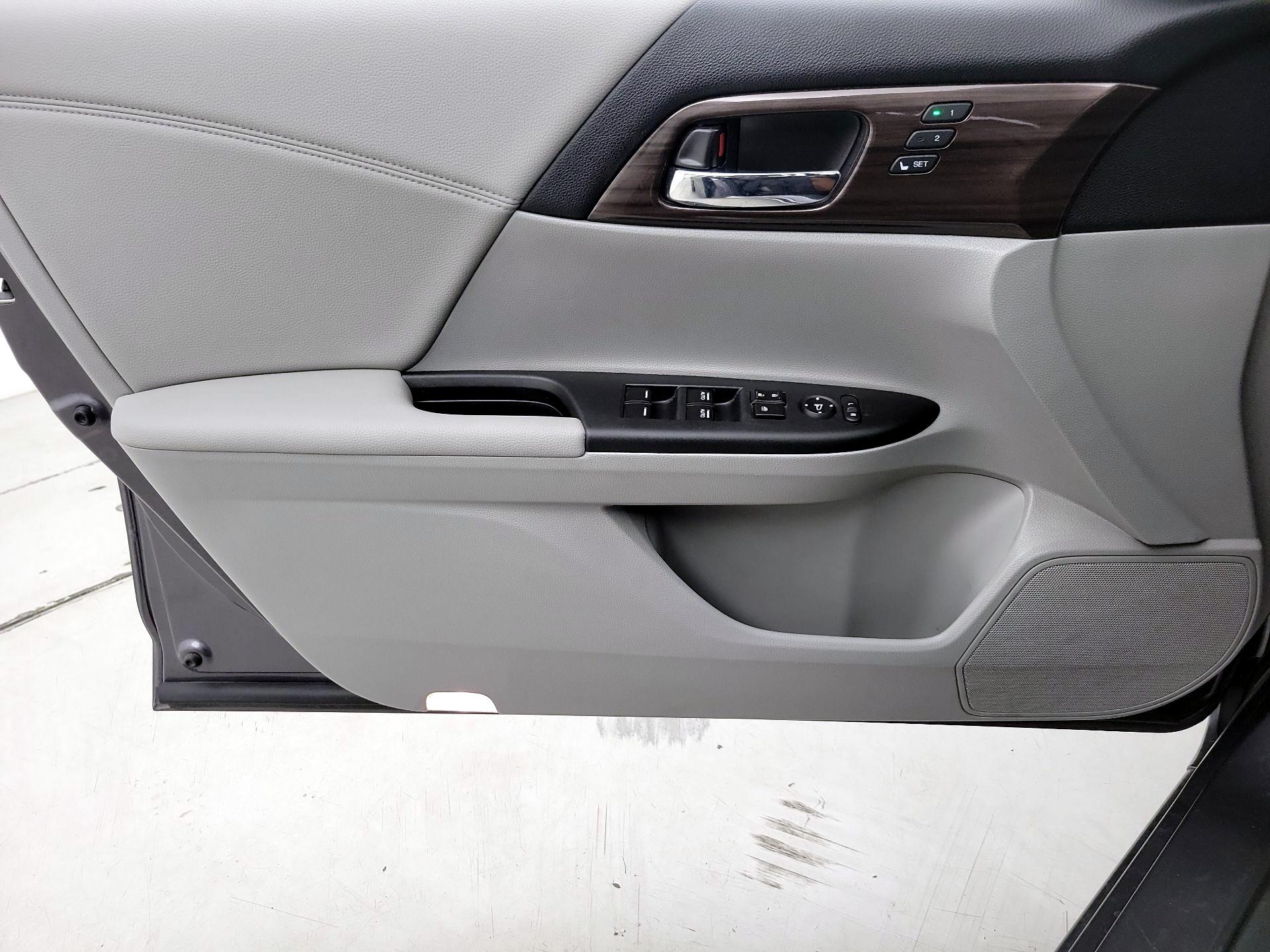 Thumbnail: 2017 Honda Accord - 12