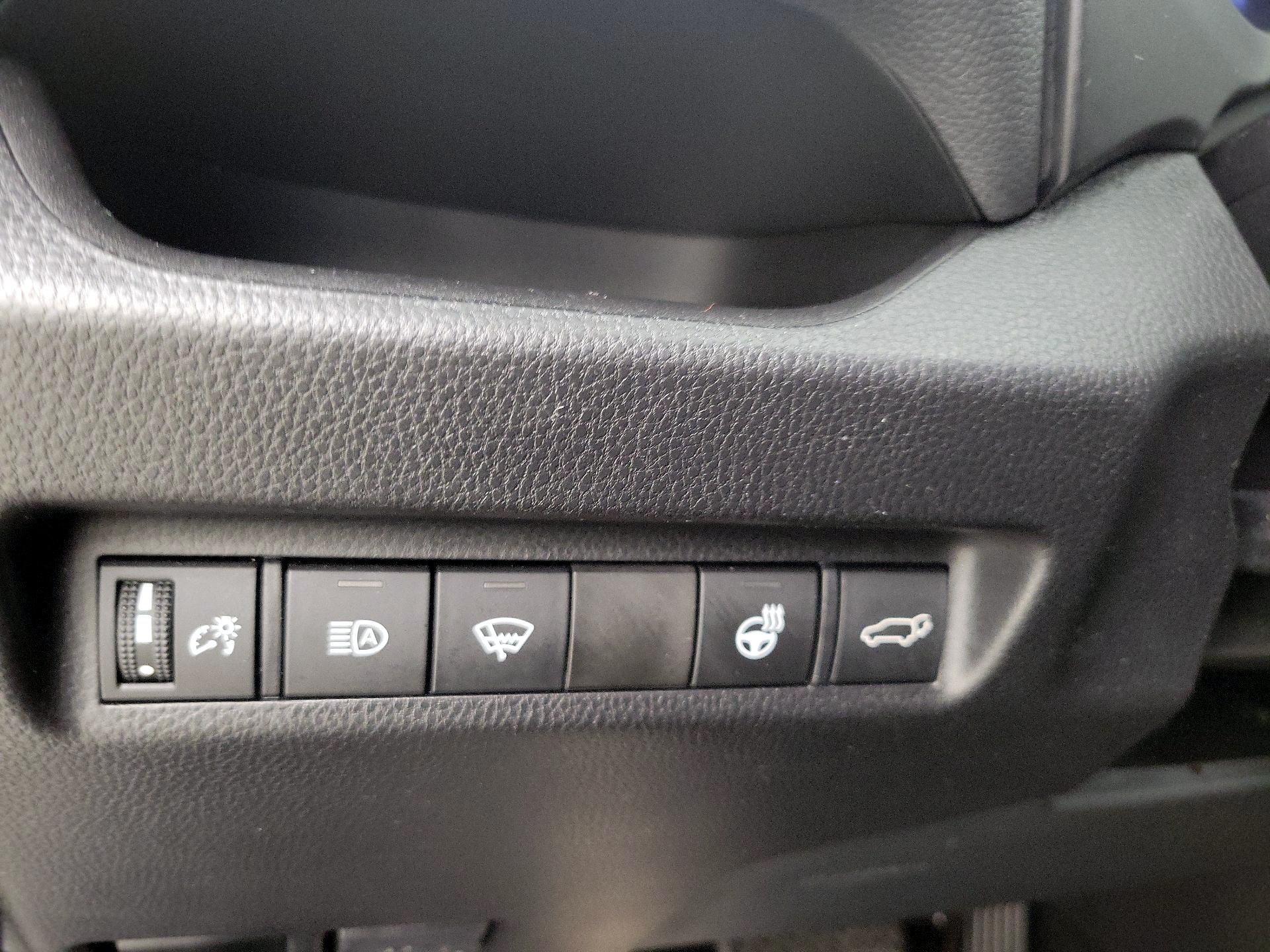 Thumbnail: 2021 Toyota RAV4 - 13