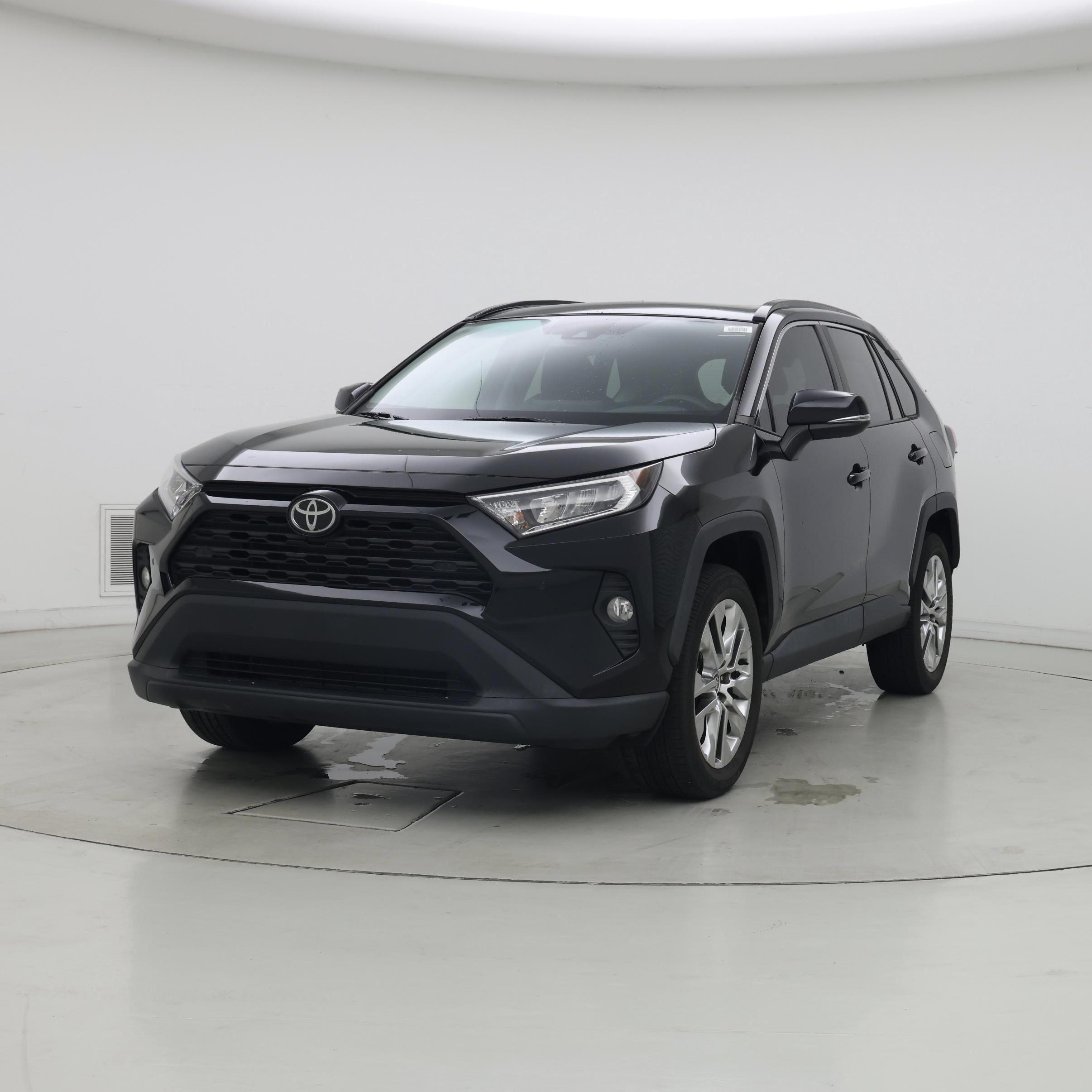 Thumbnail: 2021 Toyota RAV4 - 4