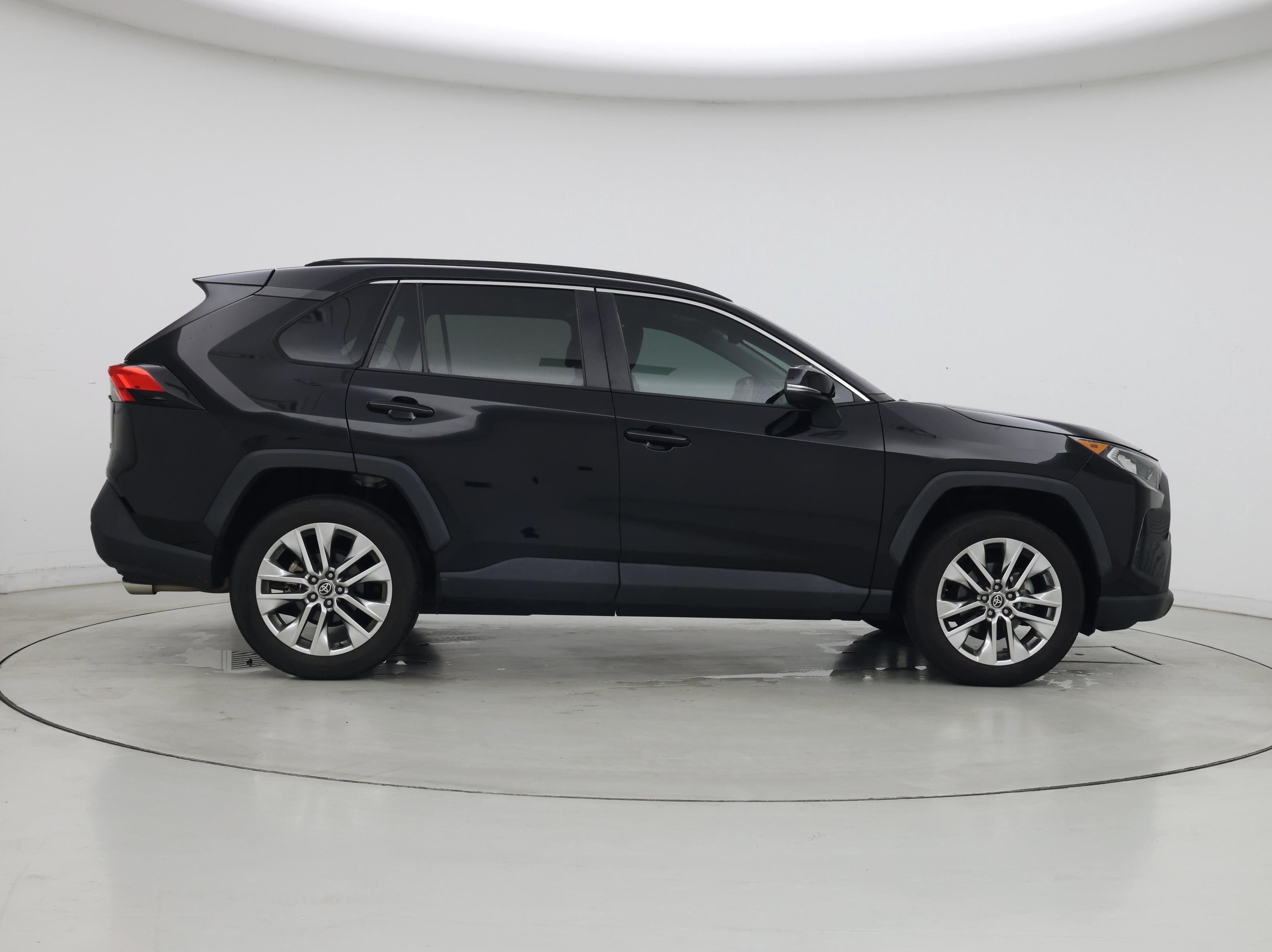Thumbnail: 2021 Toyota RAV4 - 7