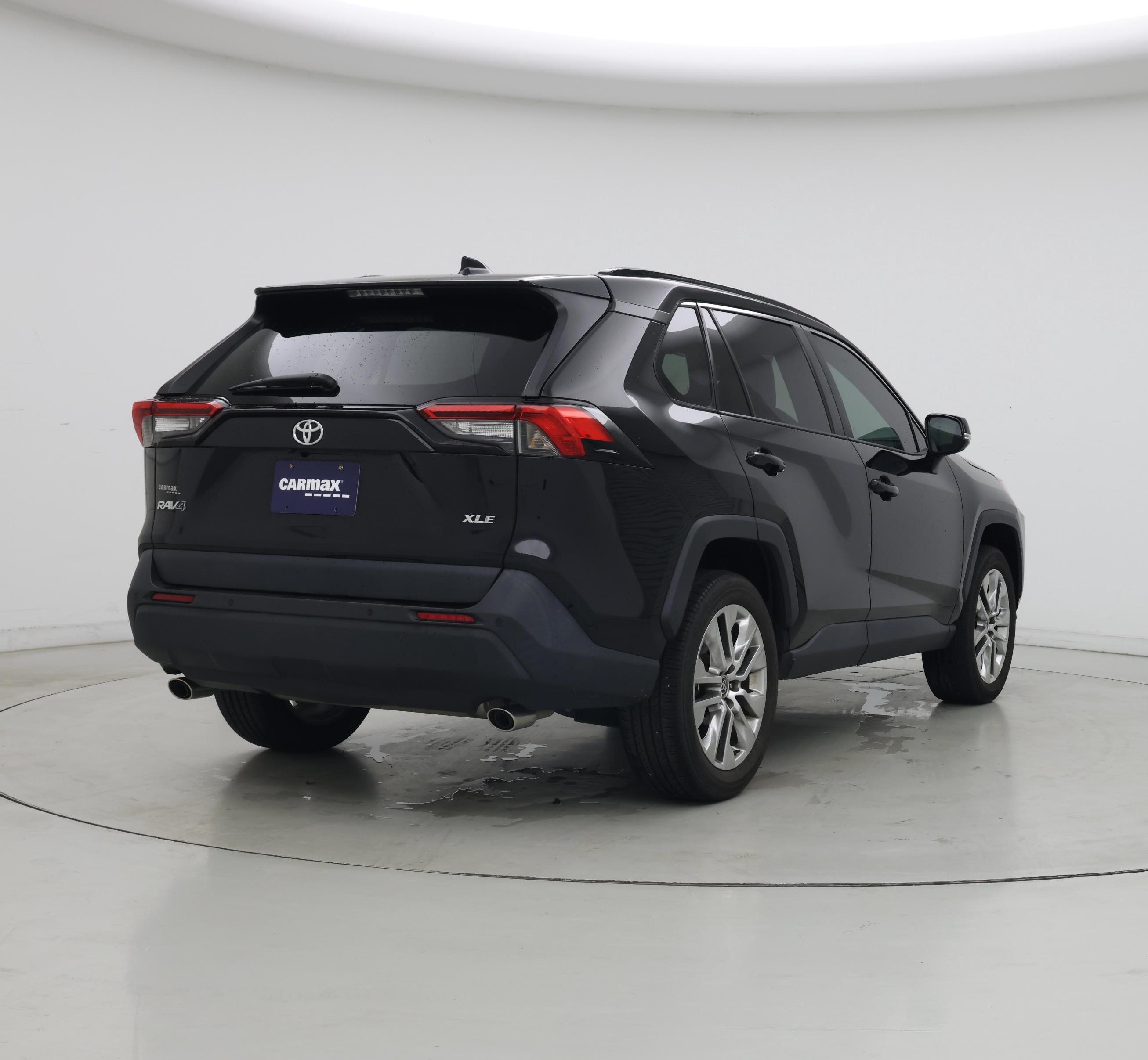 Thumbnail: 2021 Toyota RAV4 - 8