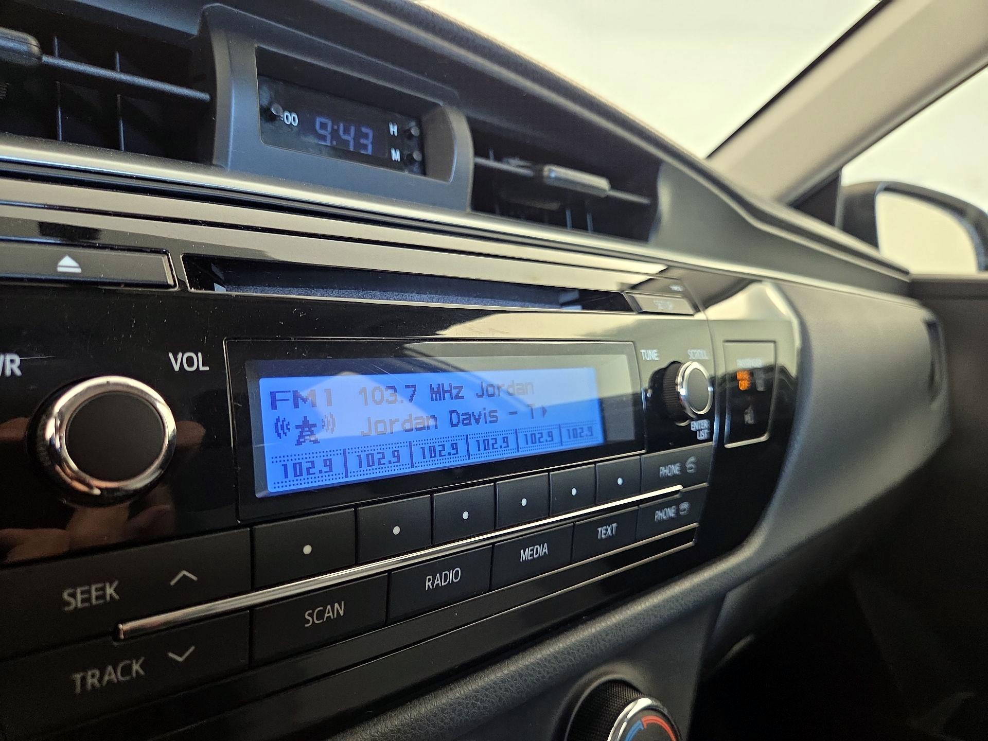 Thumbnail: 2015 Toyota Corolla - 14