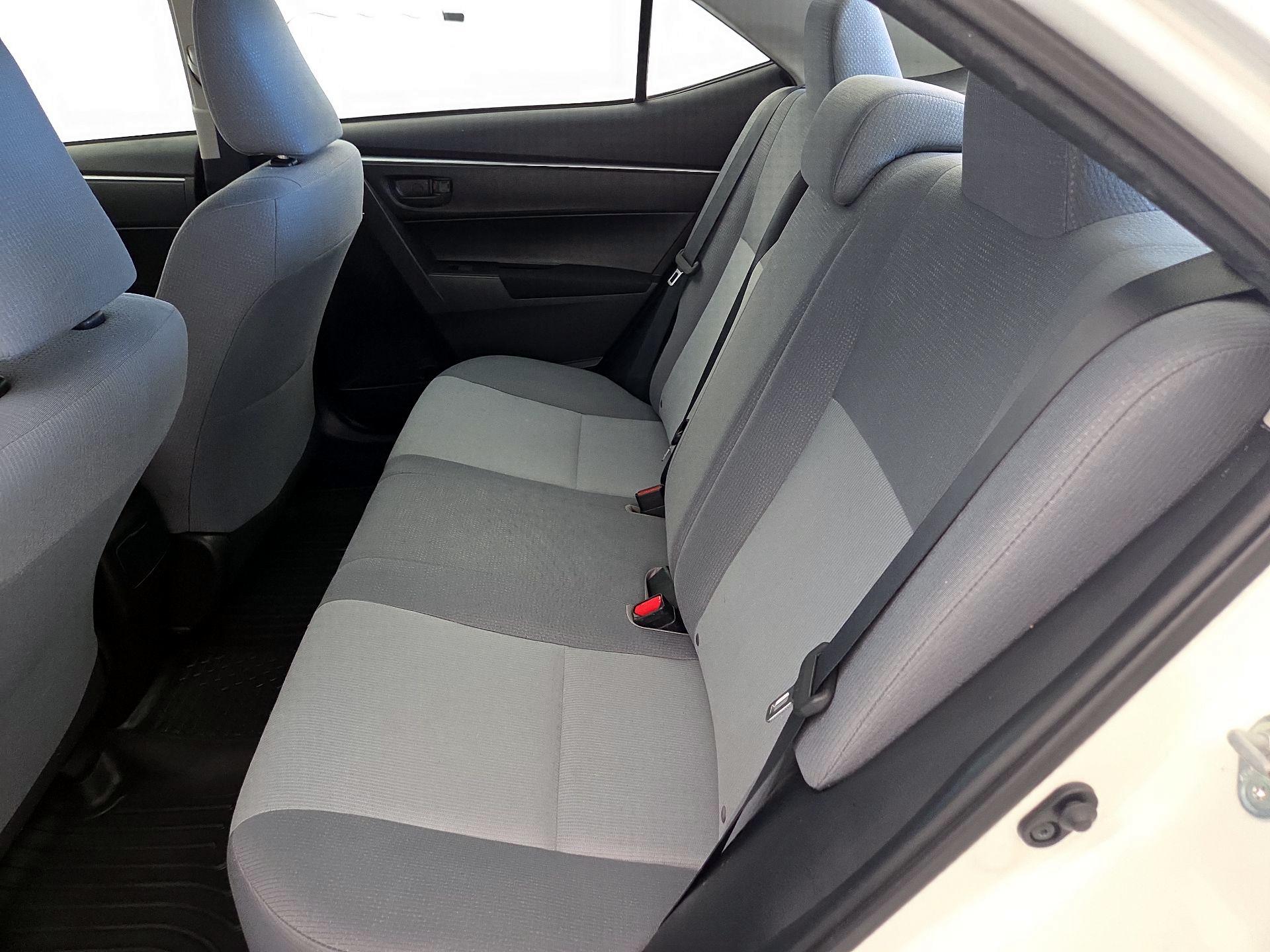 Thumbnail: 2015 Toyota Corolla - 18