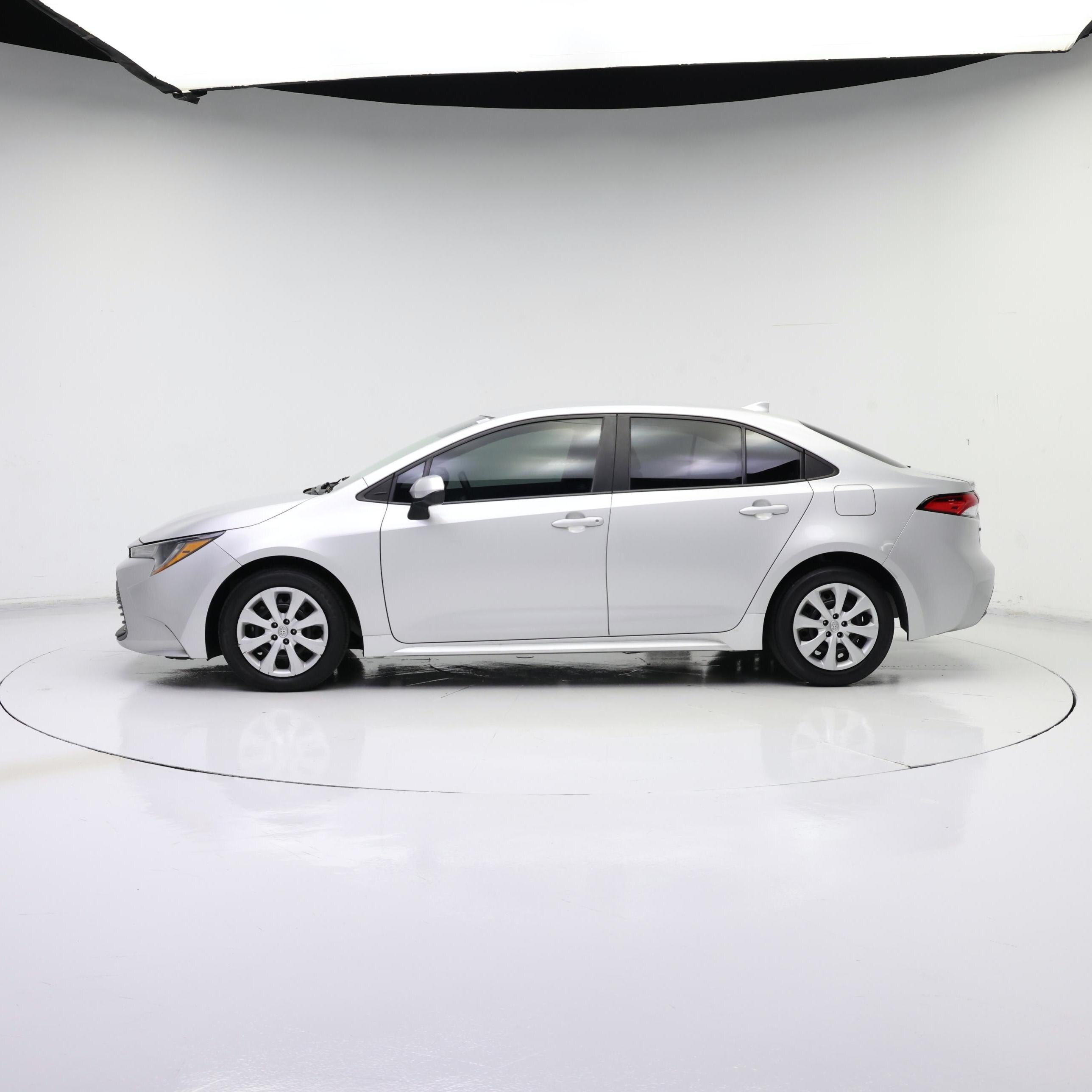 Thumbnail: 2023 Toyota Corolla - 3