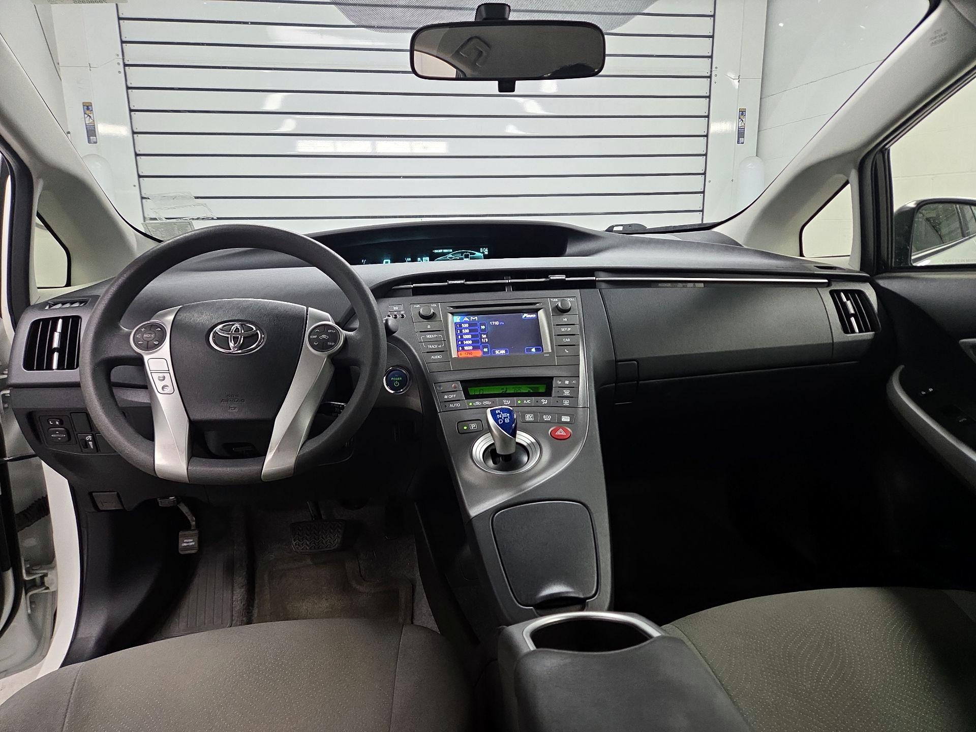 Thumbnail: 2014 Toyota Prius - 9