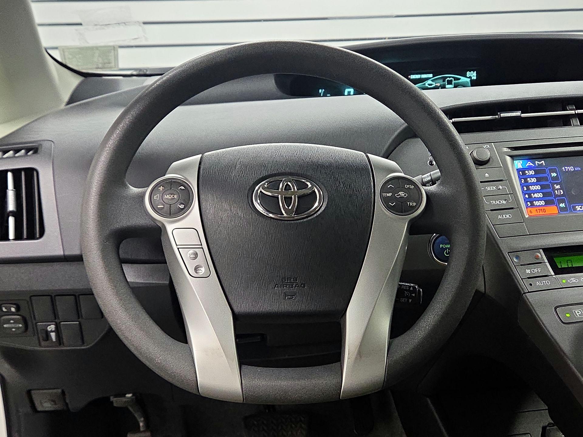 Thumbnail: 2014 Toyota Prius - 10