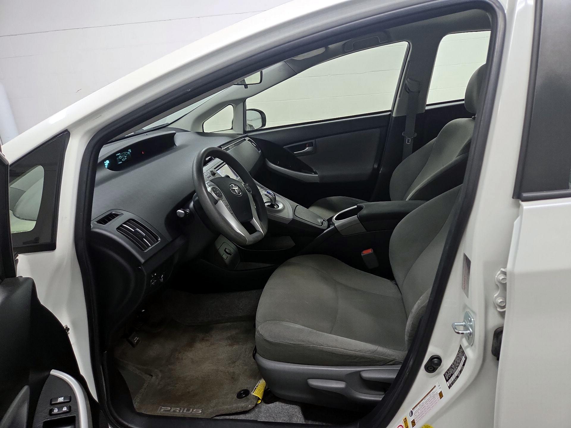 Thumbnail: 2014 Toyota Prius - 11
