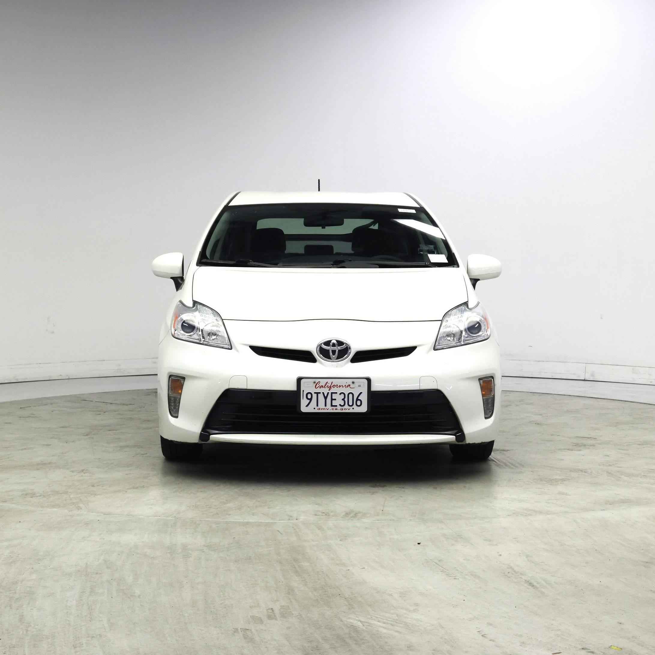 Thumbnail: 2014 Toyota Prius - 5