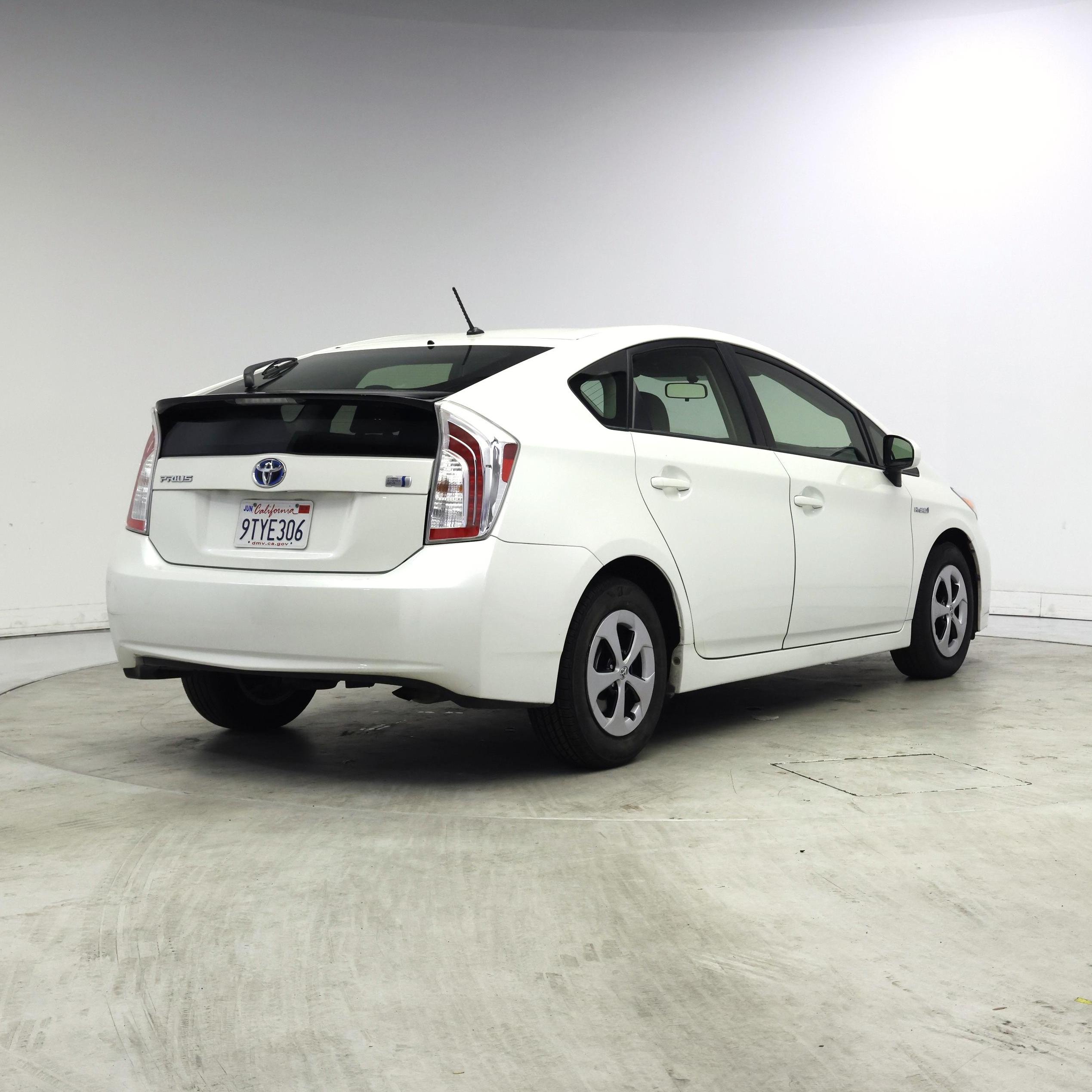 Thumbnail: 2014 Toyota Prius - 8