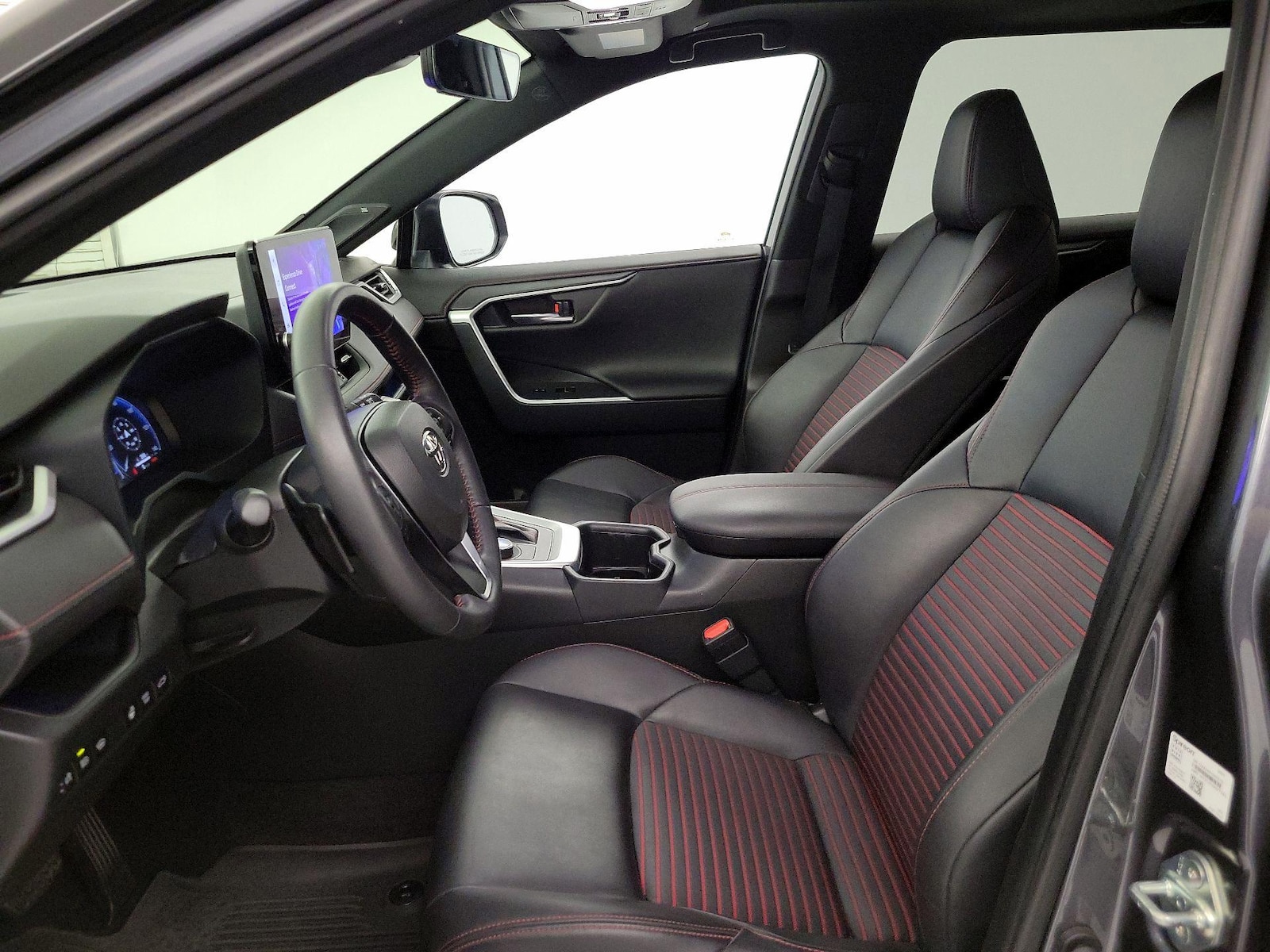 2024 Toyota RAV4 XSE - Photo 12