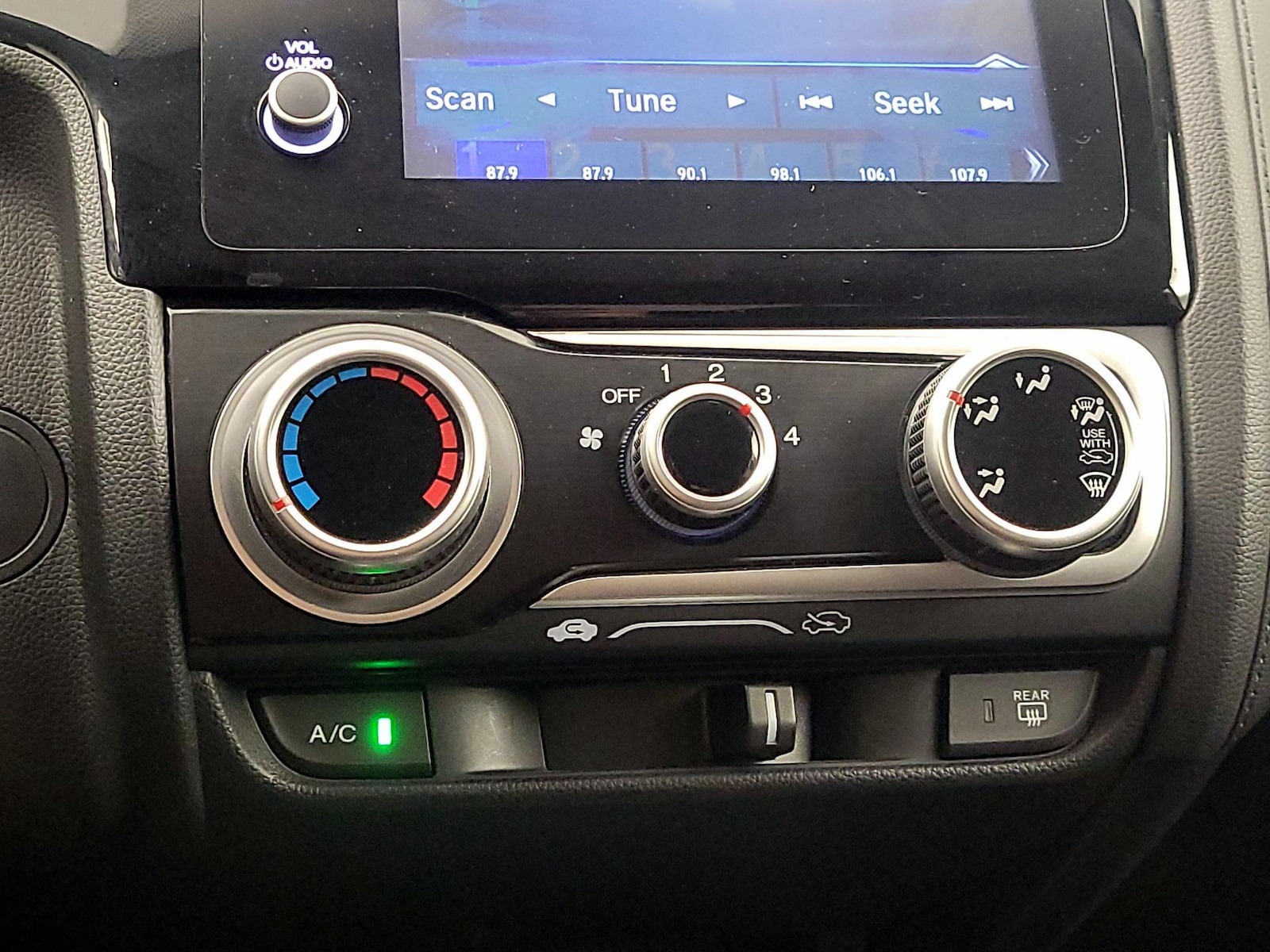 2020 Honda Fit Sport - Photo 17
