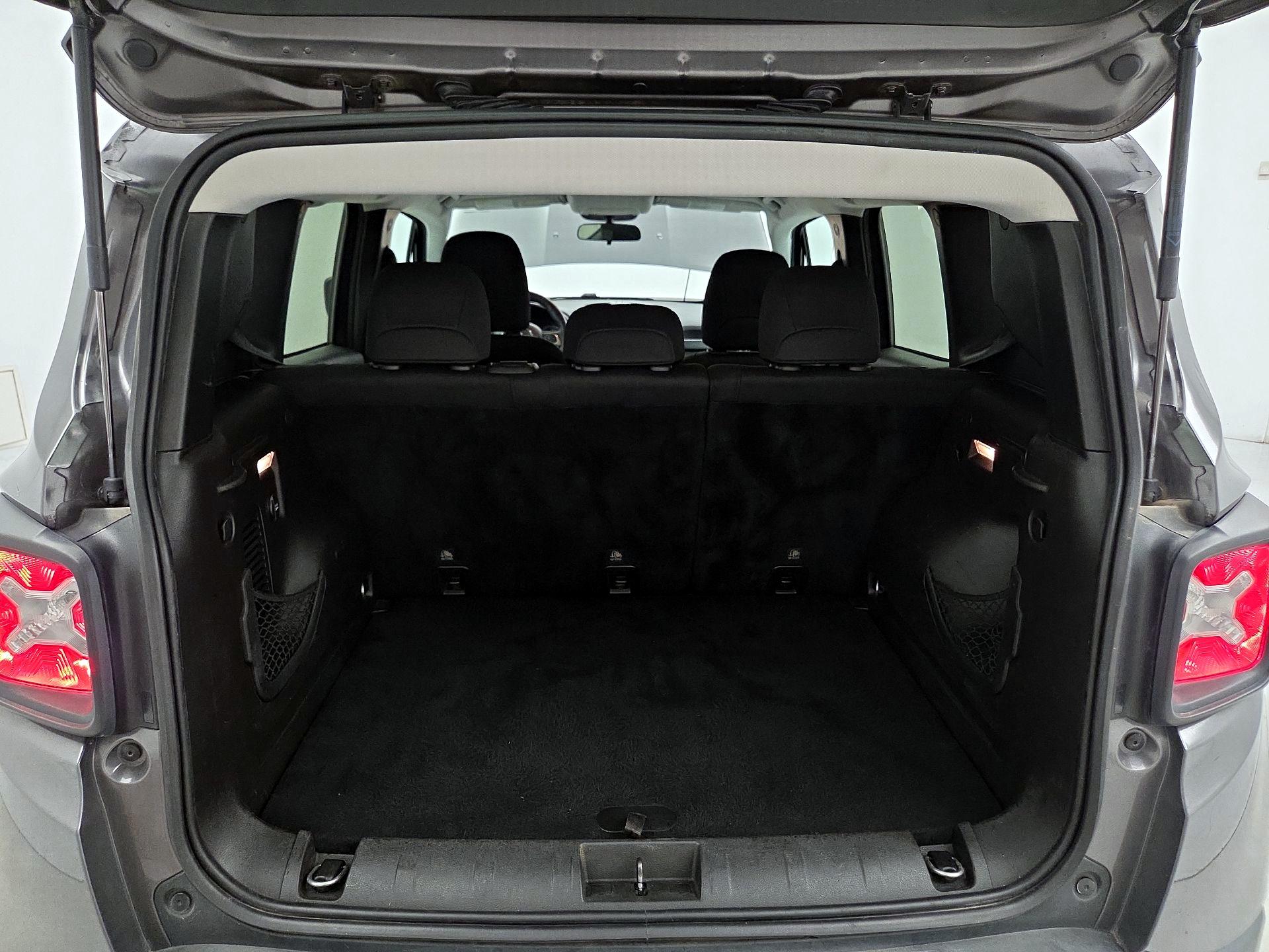 Thumbnail: 2017 Jeep Renegade - 20