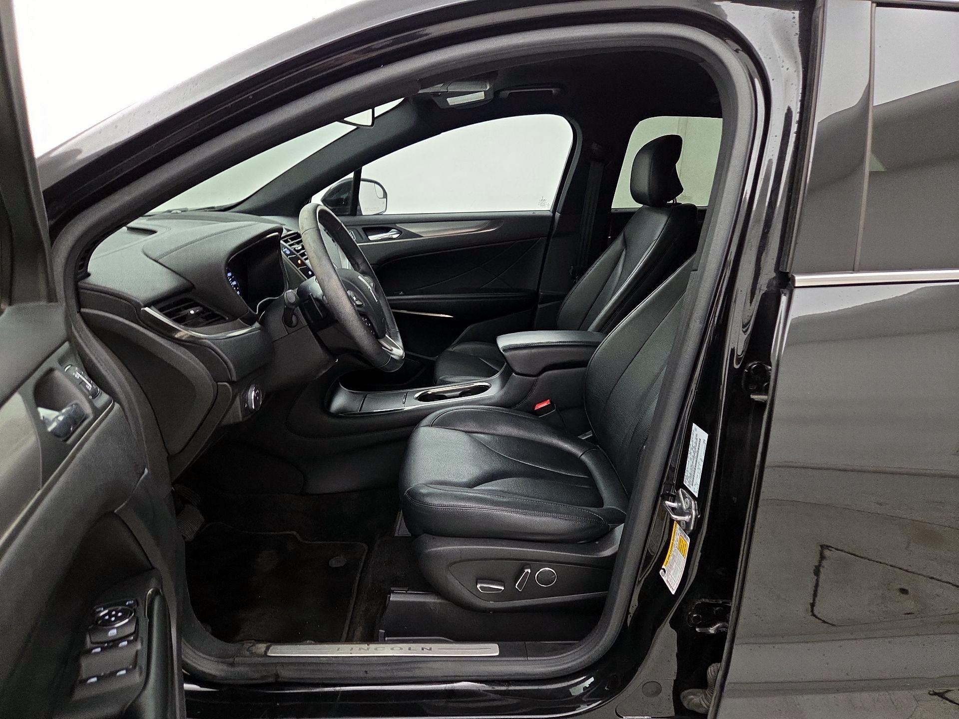 Thumbnail: 2015 Lincoln MKC - 11