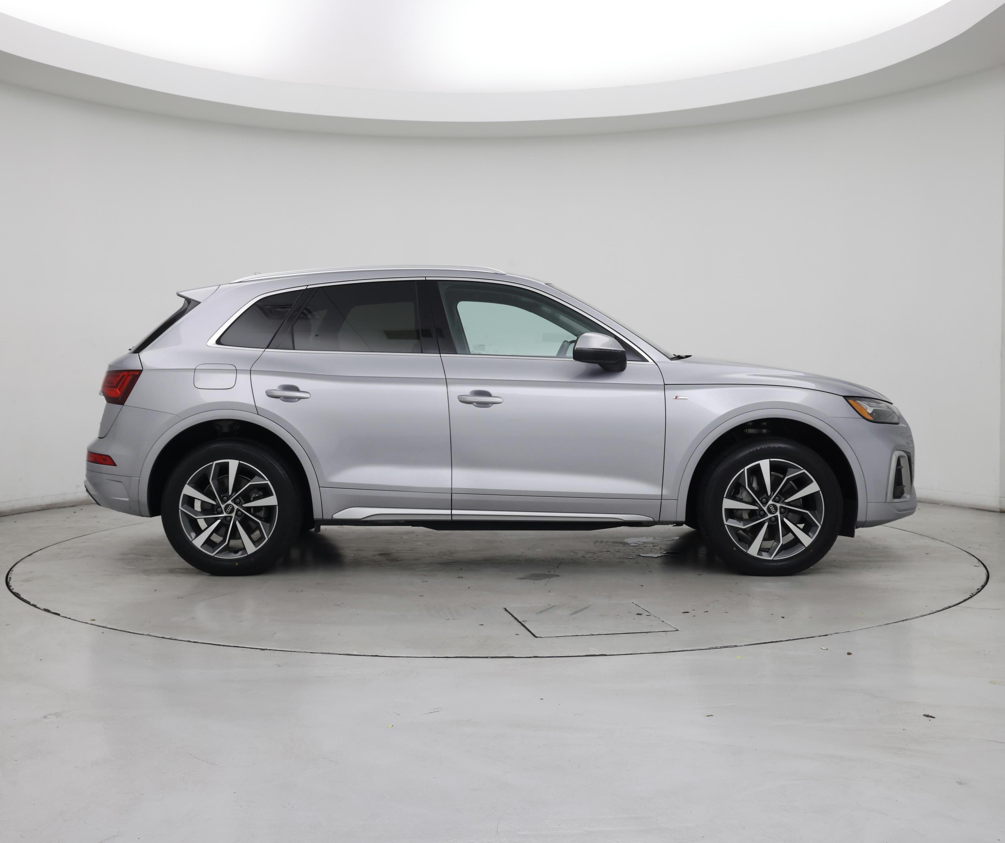Thumbnail: 2023 Audi Q5 - 7