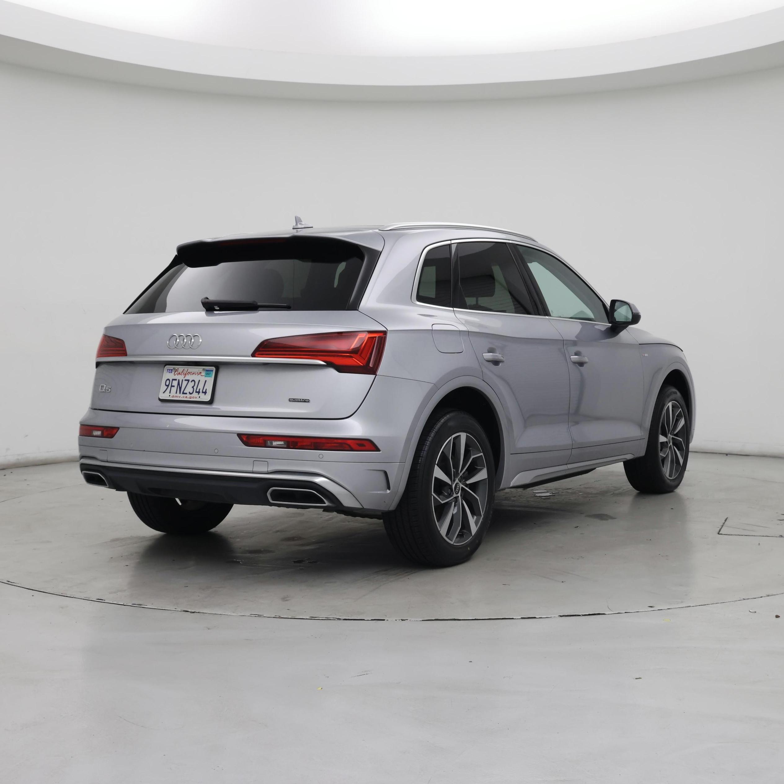 Thumbnail: 2023 Audi Q5 - 8