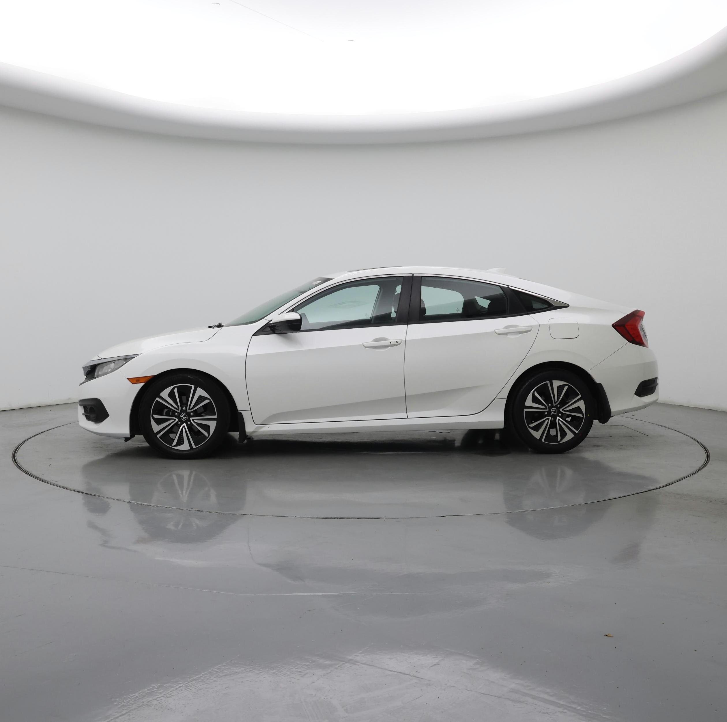 Thumbnail: 2016 Honda Civic - 3