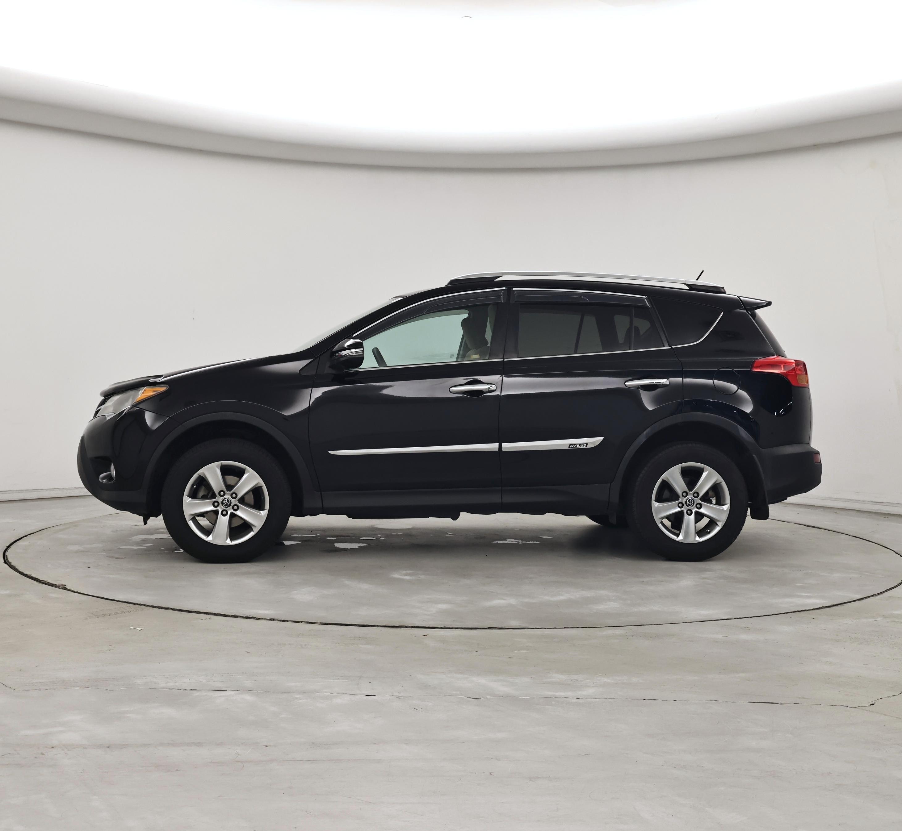 Thumbnail: 2015 Toyota RAV4 - 3