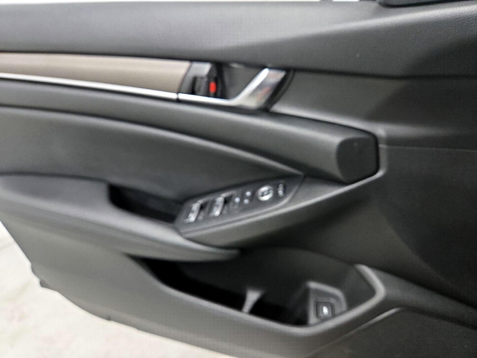 2021 Honda Accord Hybrid - Photo 13