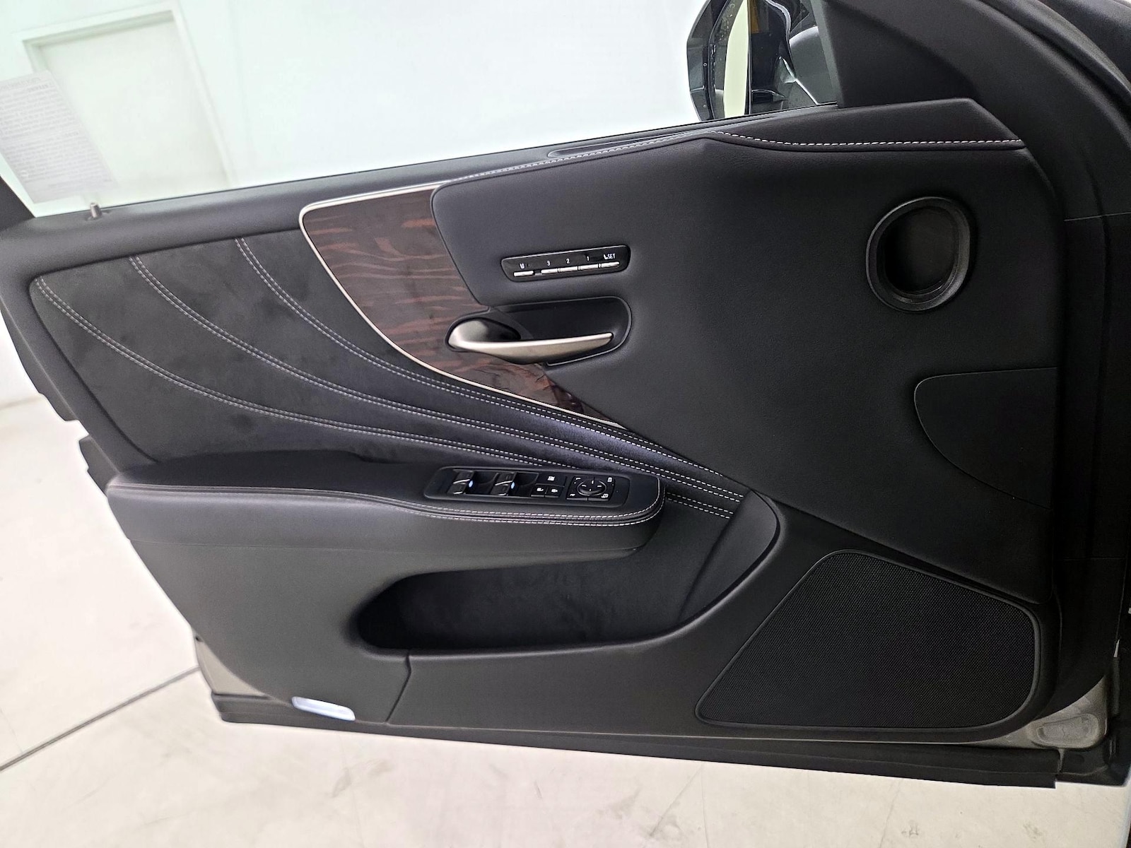 2019 Lexus LS Base - Photo 13