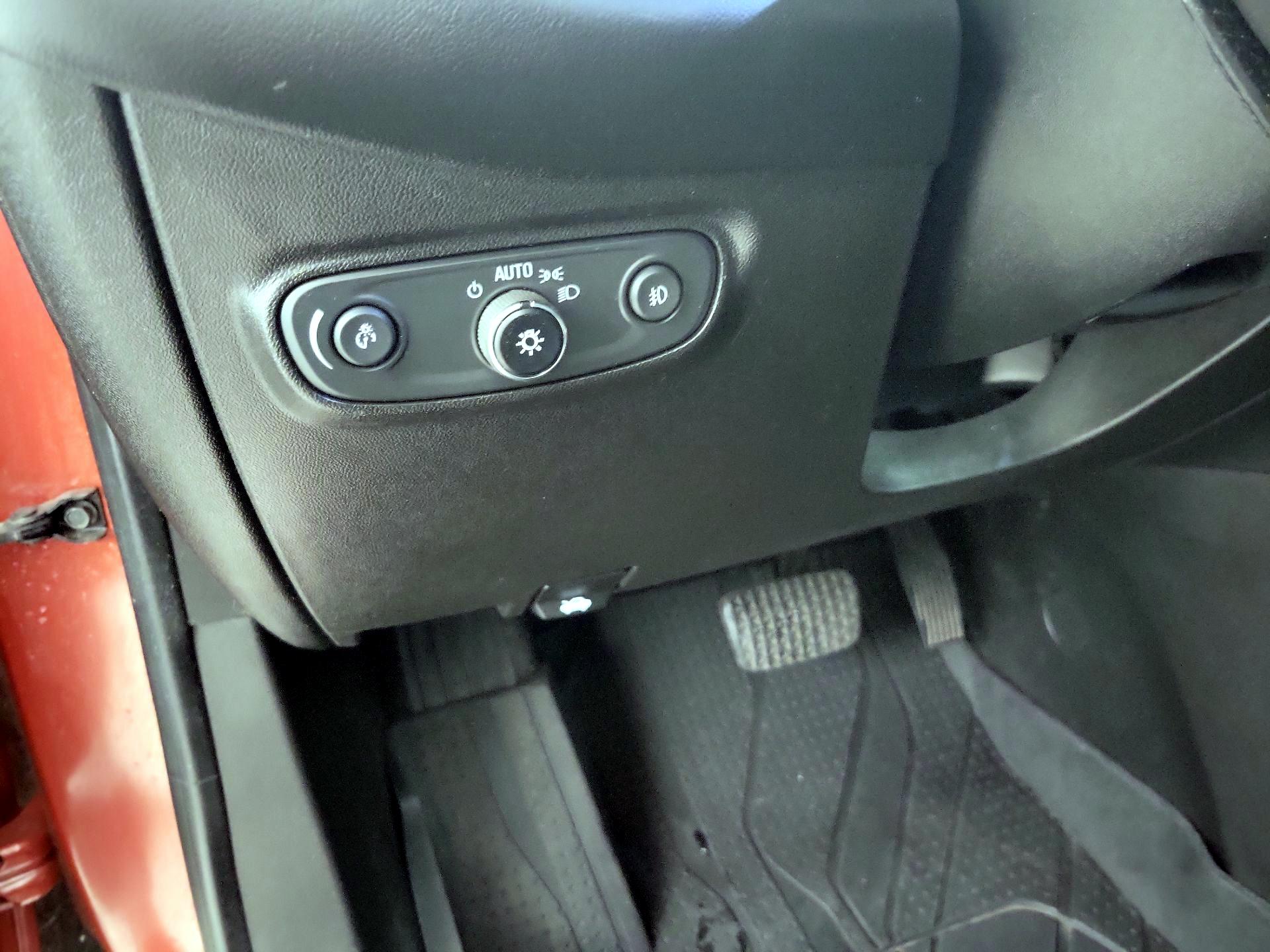 Thumbnail: 2020 Chevrolet Equinox - 13