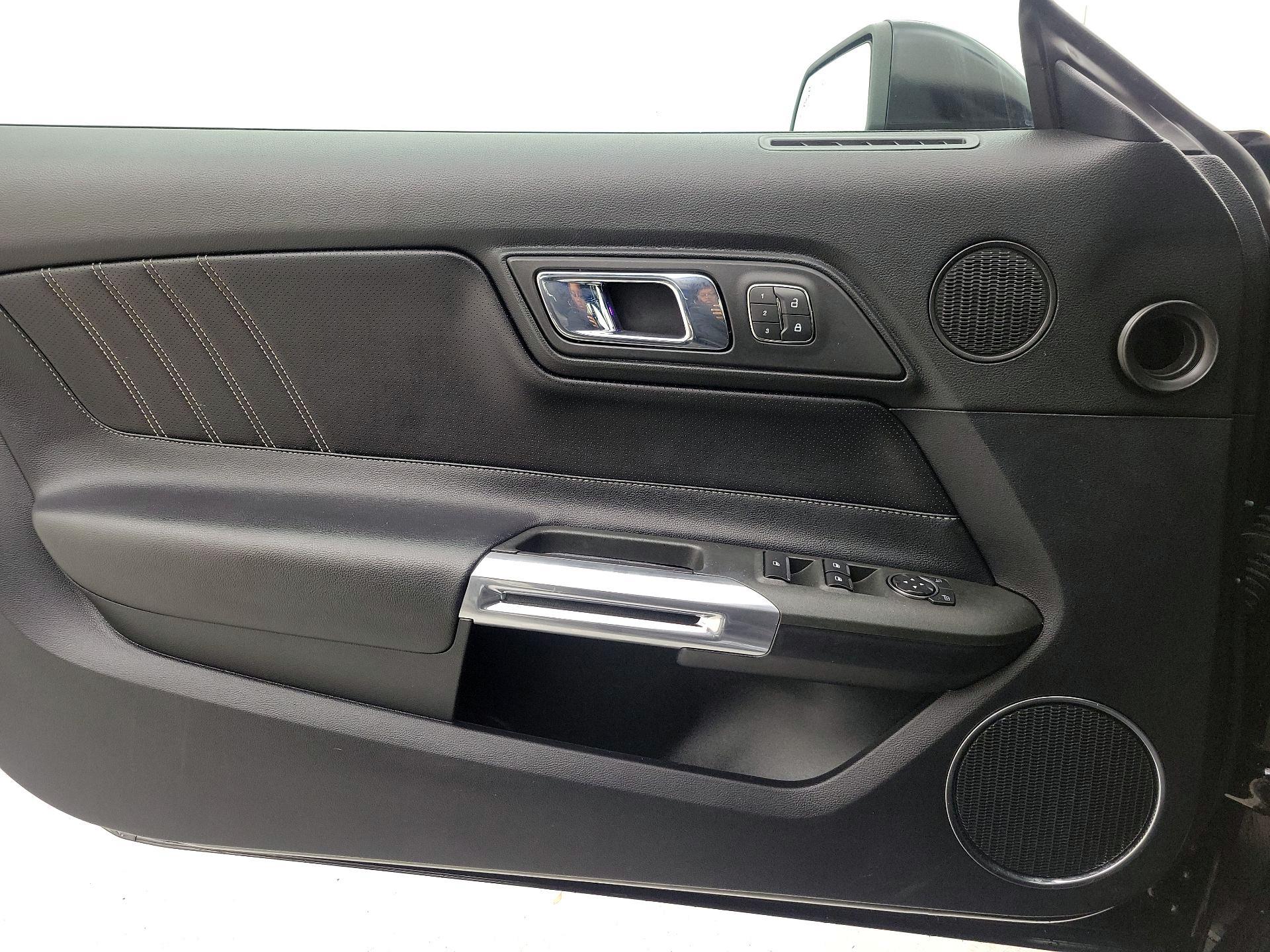 Thumbnail: 2015 Ford Mustang - 12