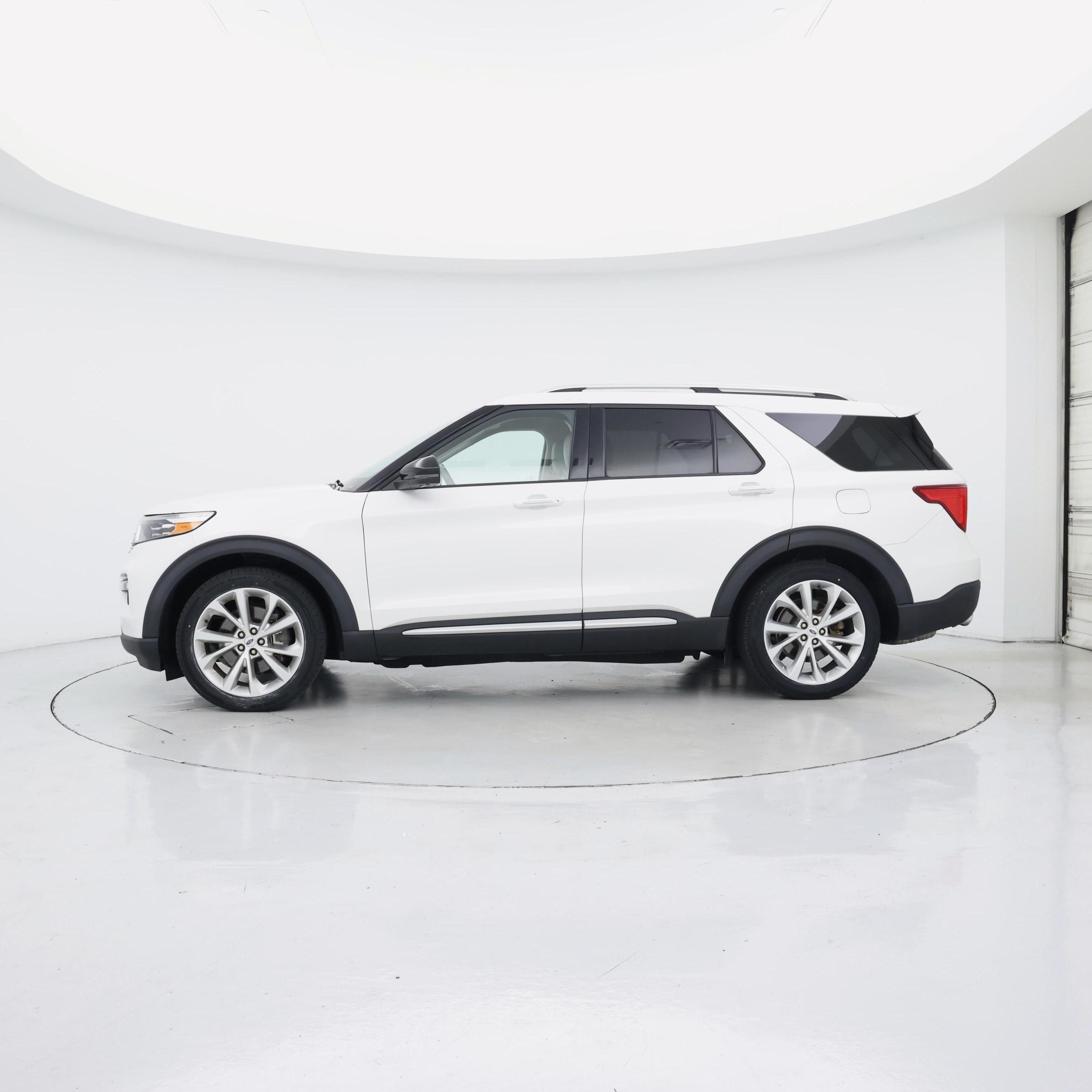 Thumbnail: 2022 Ford Explorer - 3