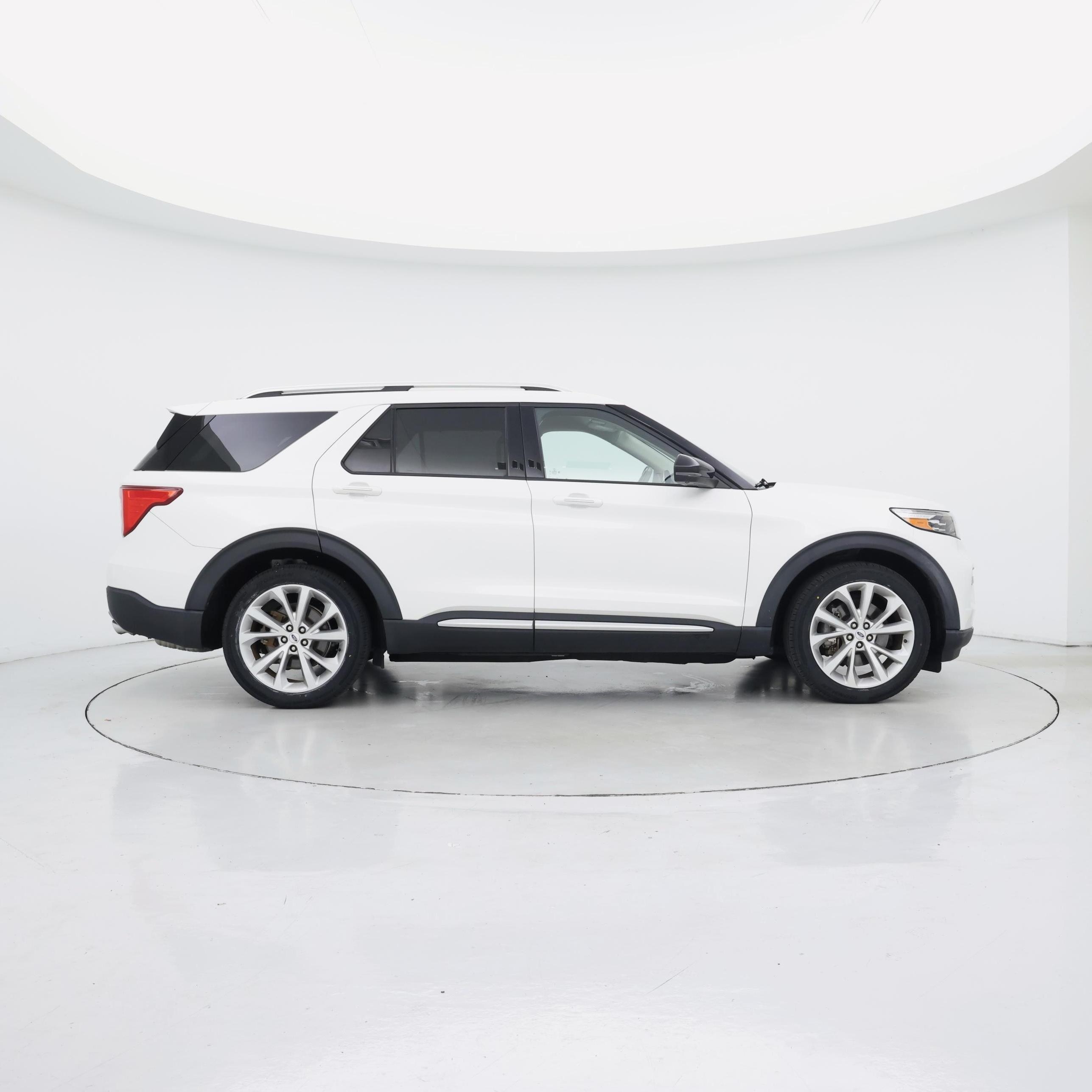 Thumbnail: 2022 Ford Explorer - 7