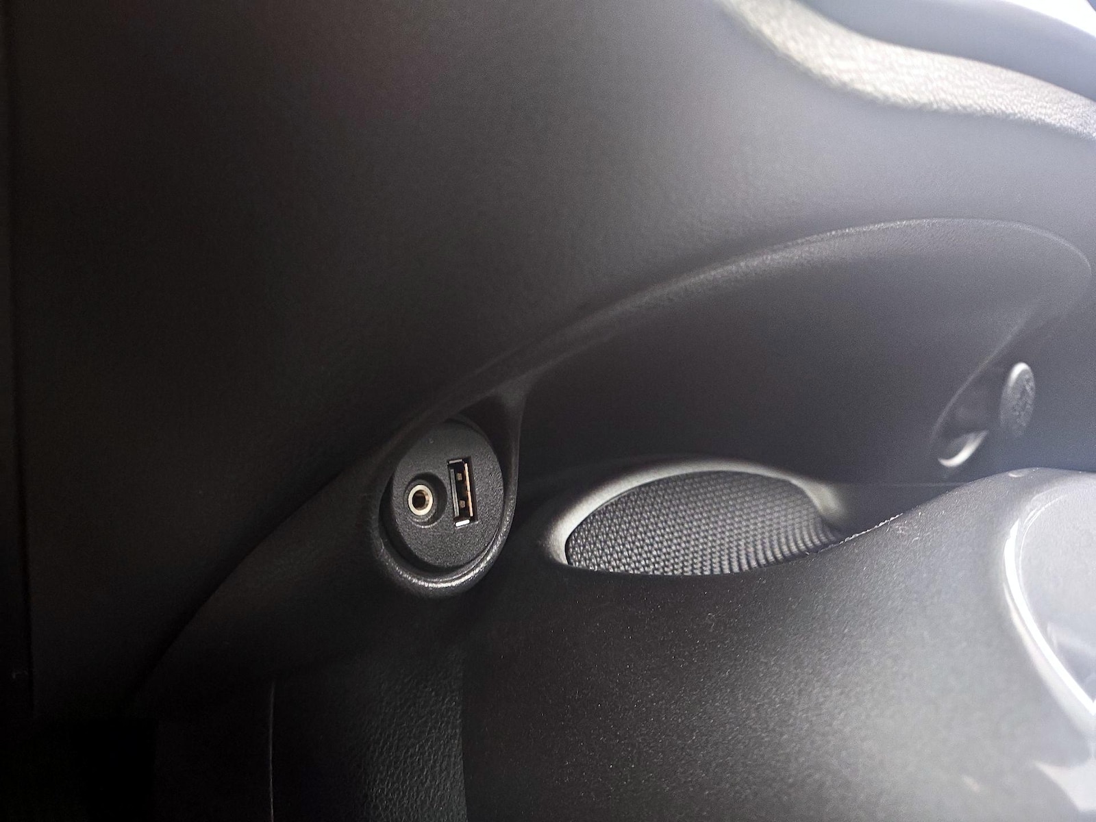 2016 Nissan Juke S - Photo 17
