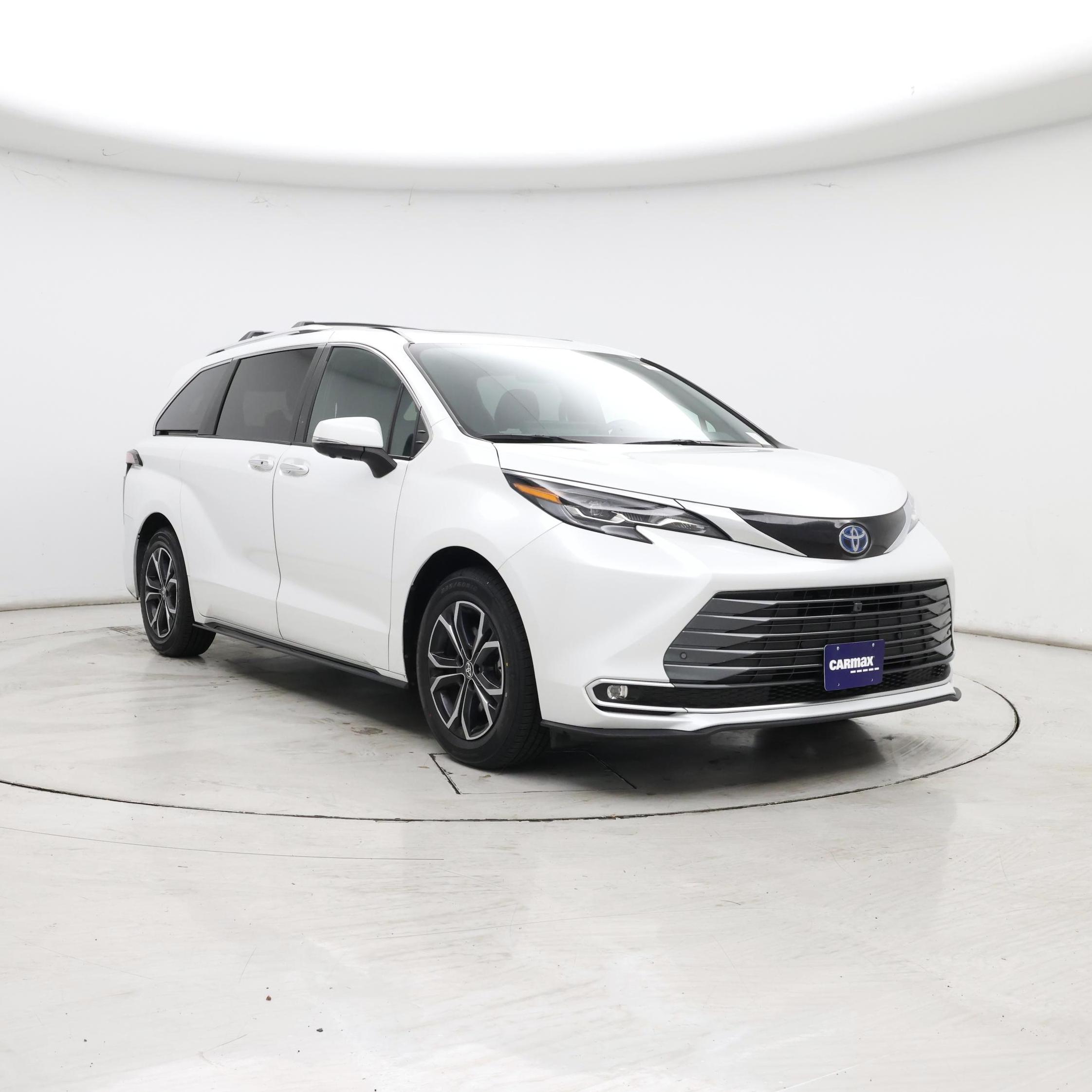 Pearl 2025 Toyota Sienna Minivan All-Wheel Drive Automatic