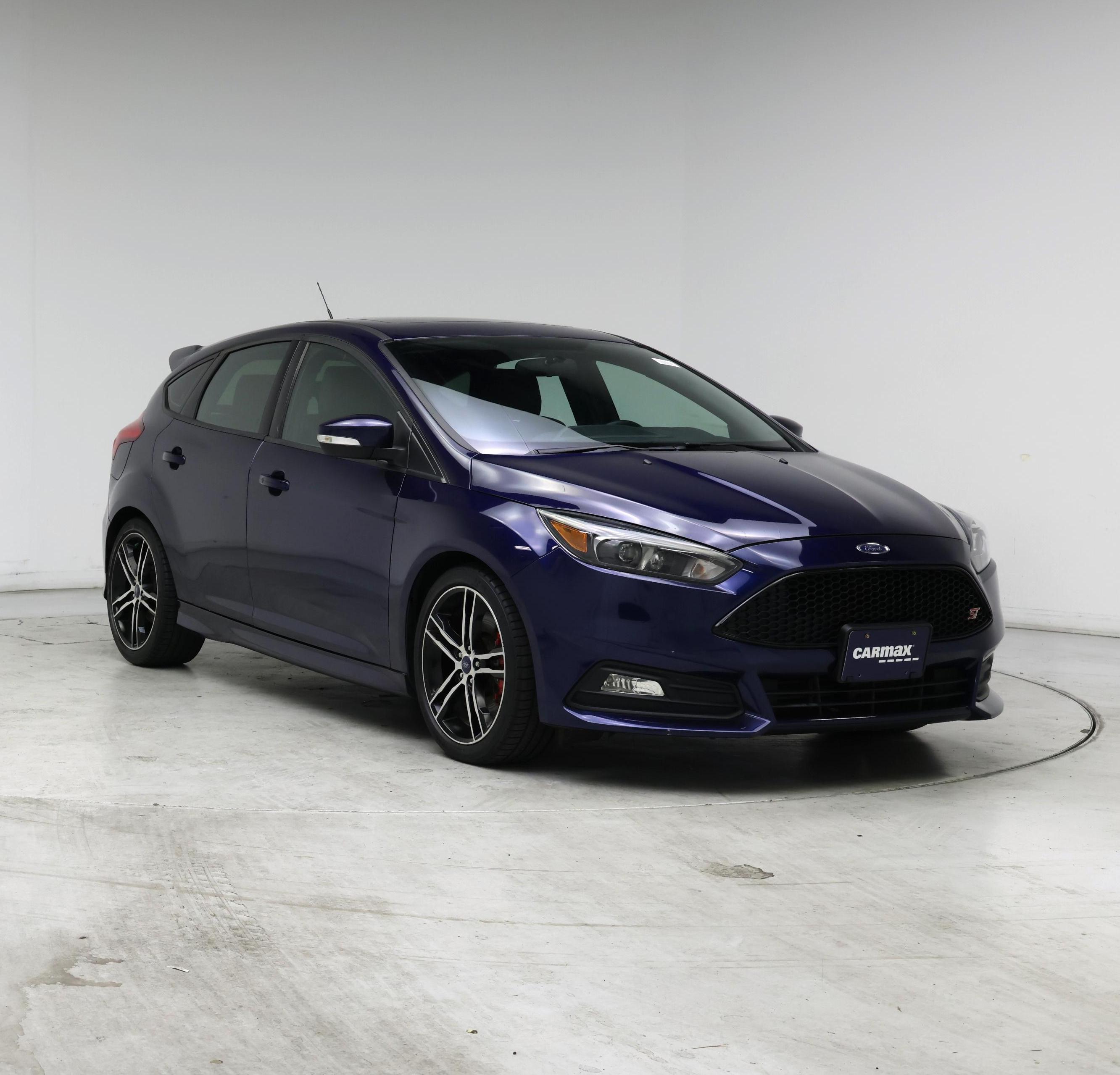 Blue 2016 Ford Focus Hatchback Front-Wheel Drive Manual