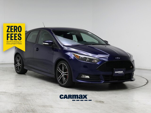 Blue 2016 Ford Focus Hatchback Front-Wheel Drive Manual