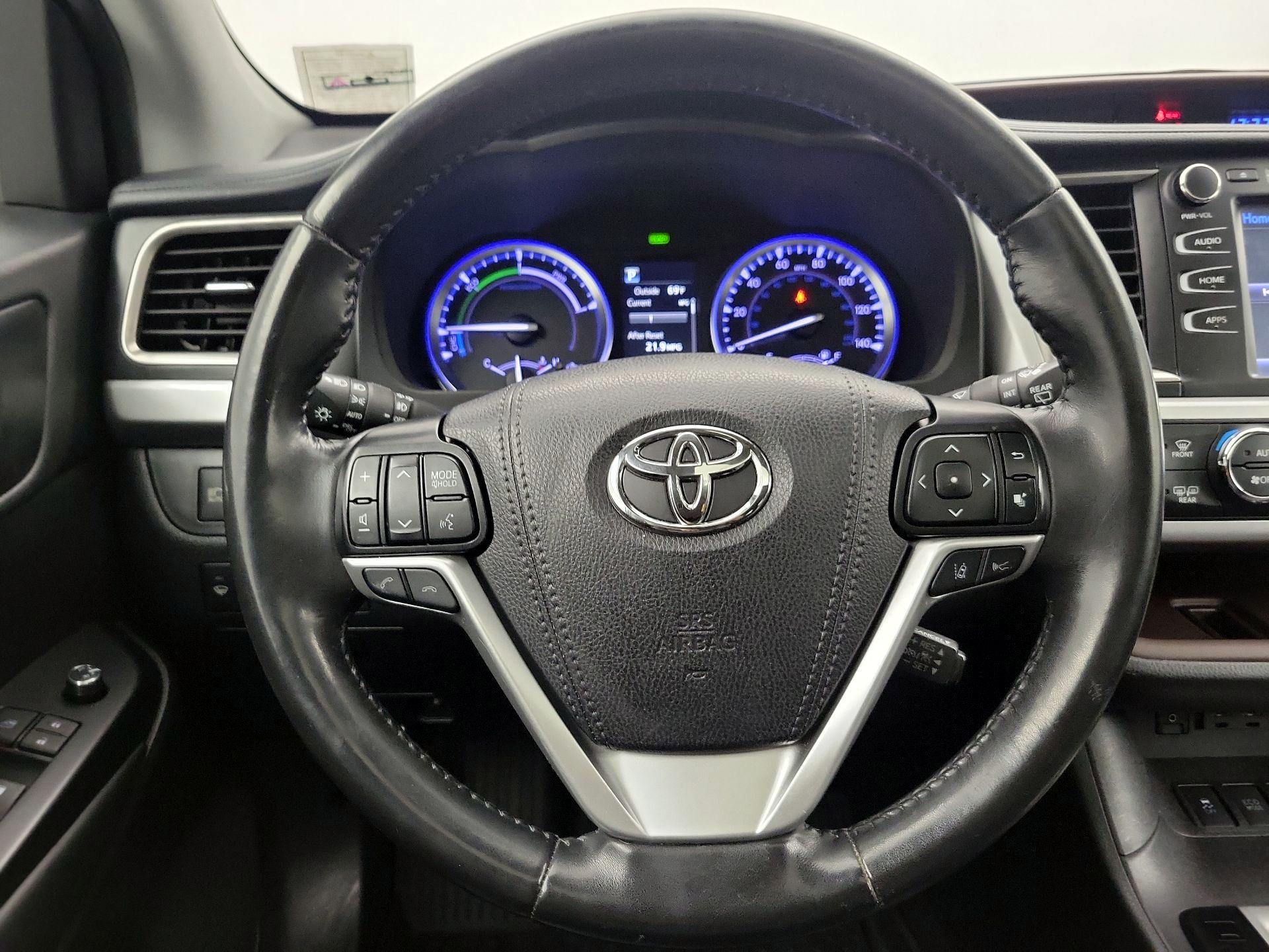 Thumbnail: 2019 Toyota Highlander - 10