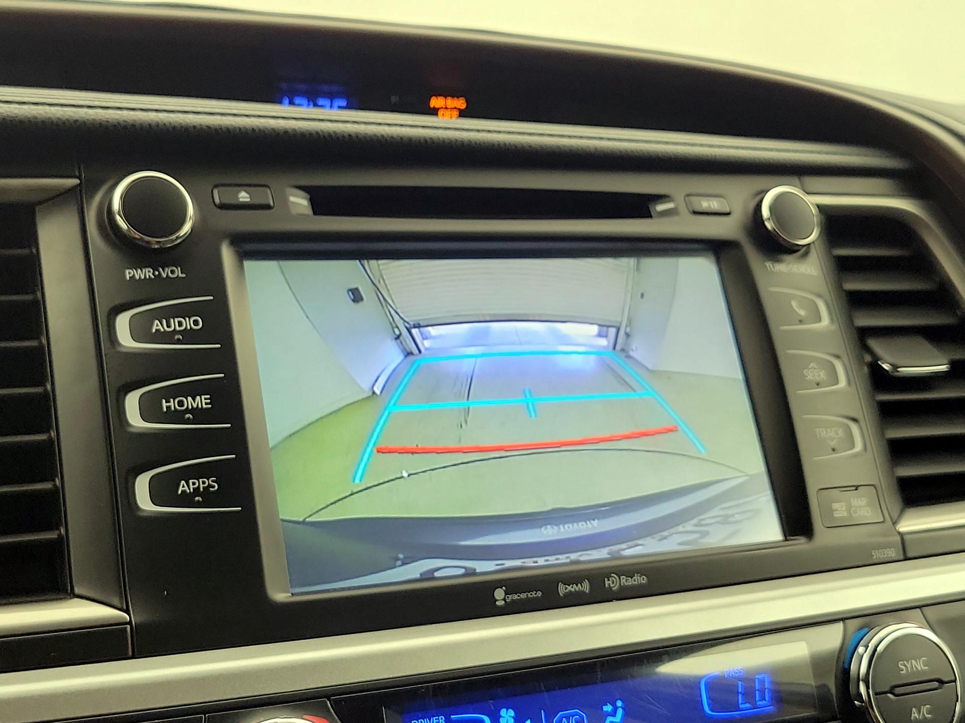 Thumbnail: 2019 Toyota Highlander - 15