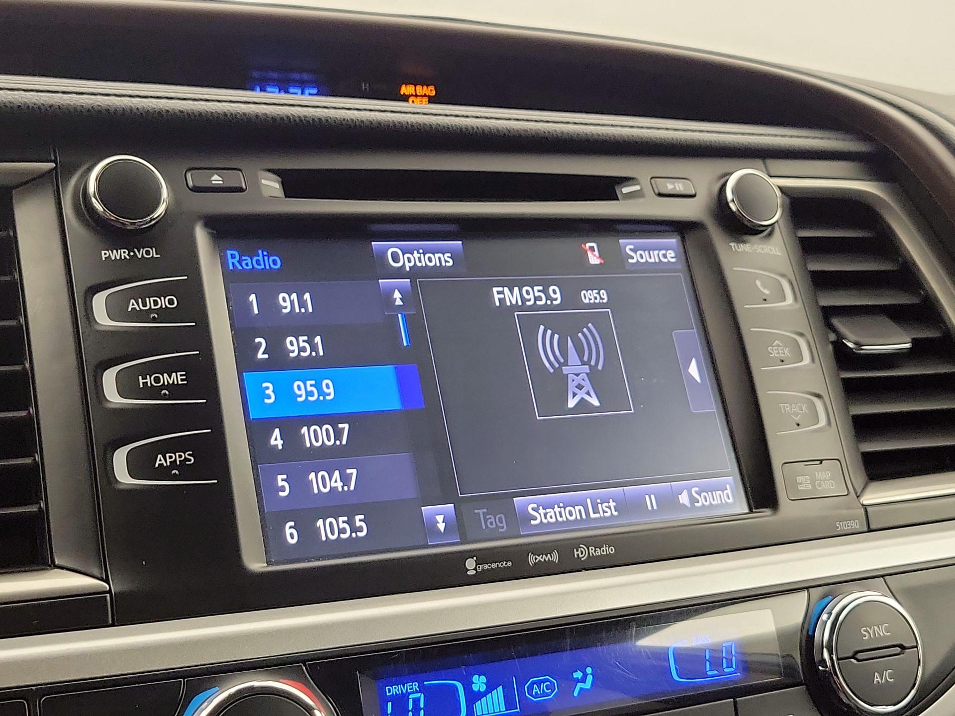 Thumbnail: 2019 Toyota Highlander - 16